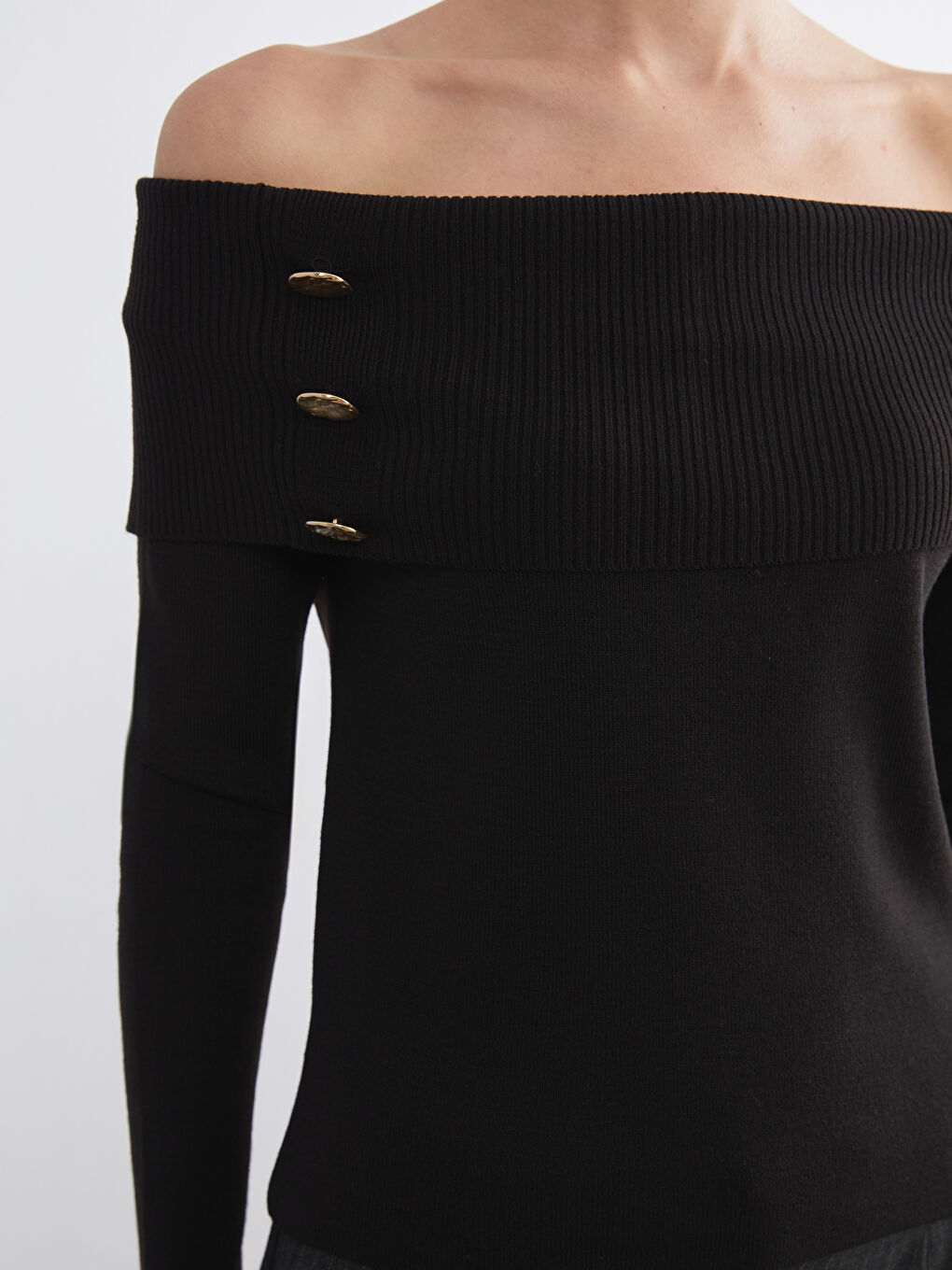 Siyah Kayık Yaka Kadın Triko Kazak-2