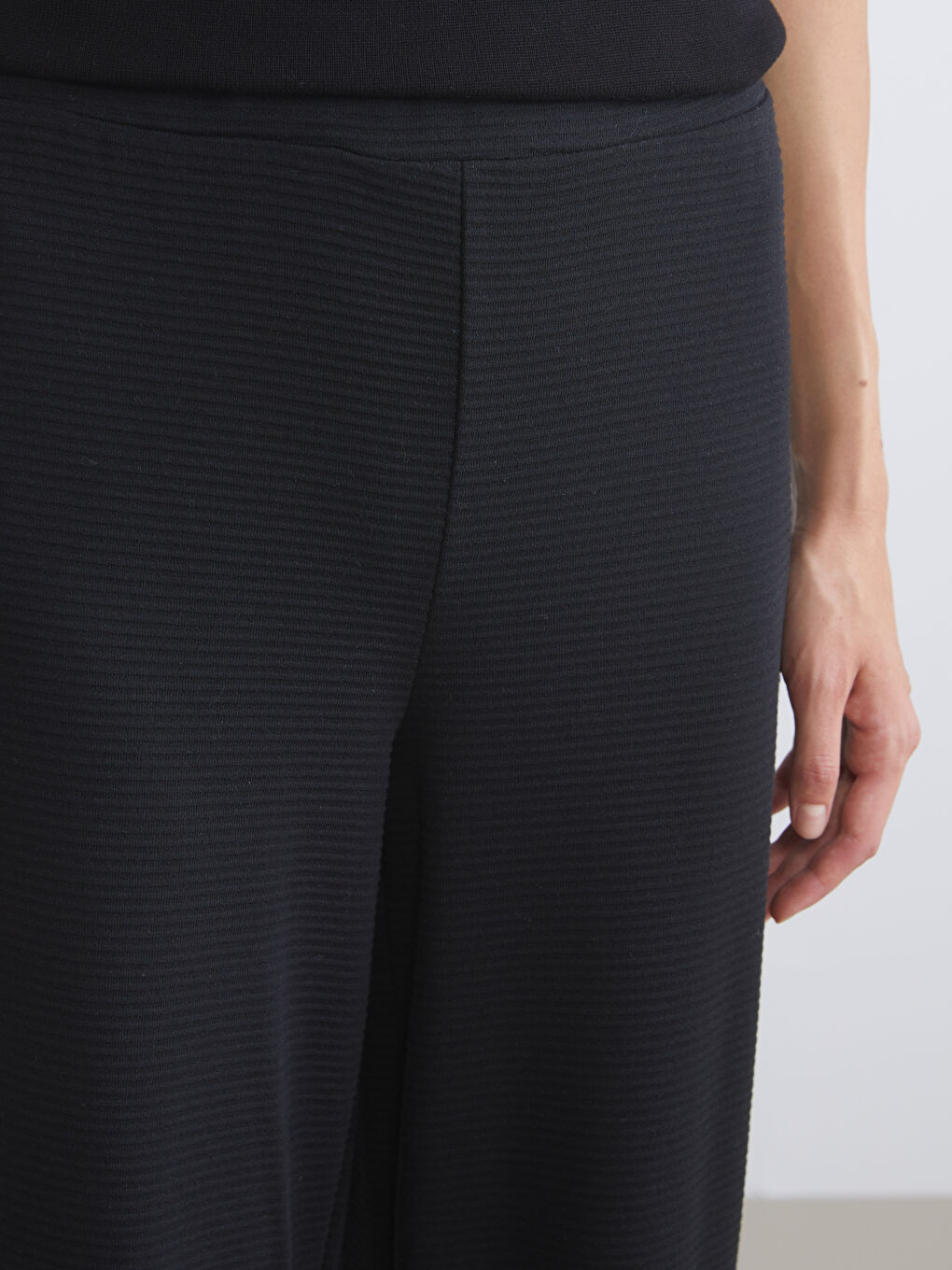 Elasticated Waist Wide Leg Women's Sweatpants-2
