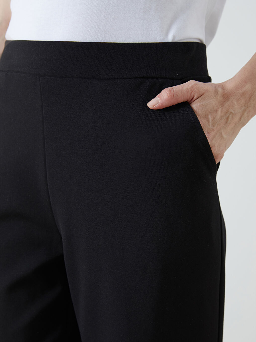 LCW Grace Elastic Waist Carrot Fit Women's Trousers -W5FI94Z8-CVL