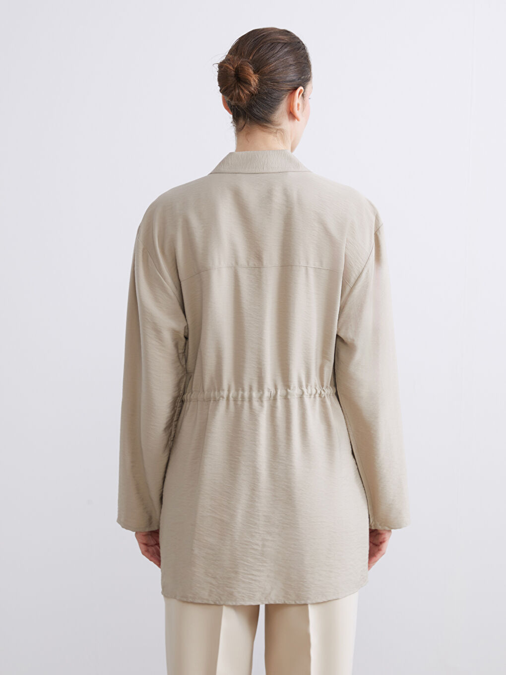 Bej Gömlek Yaka Büzgülü Kadın Ceket-4