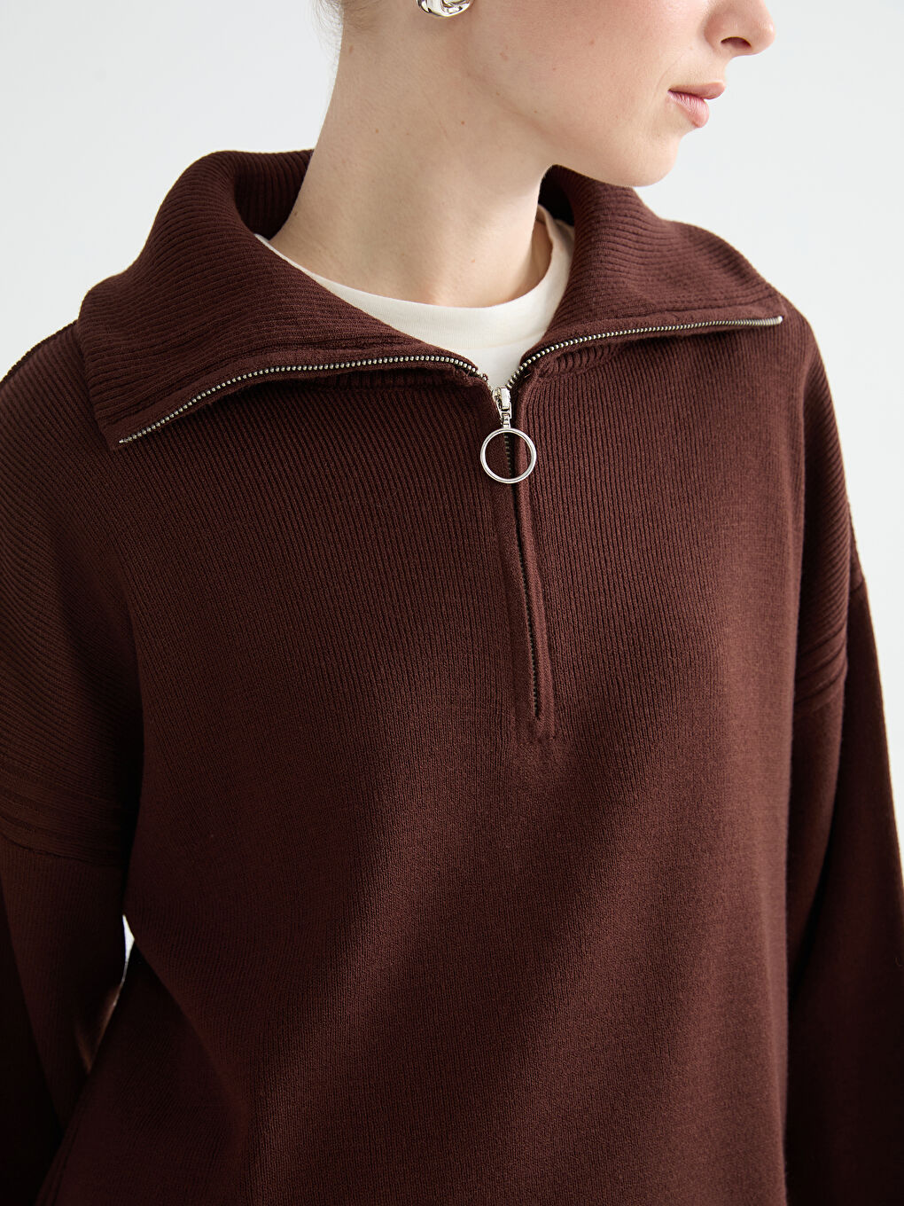 Kahverengi Dik Yaka Kadın Triko Kazak-2