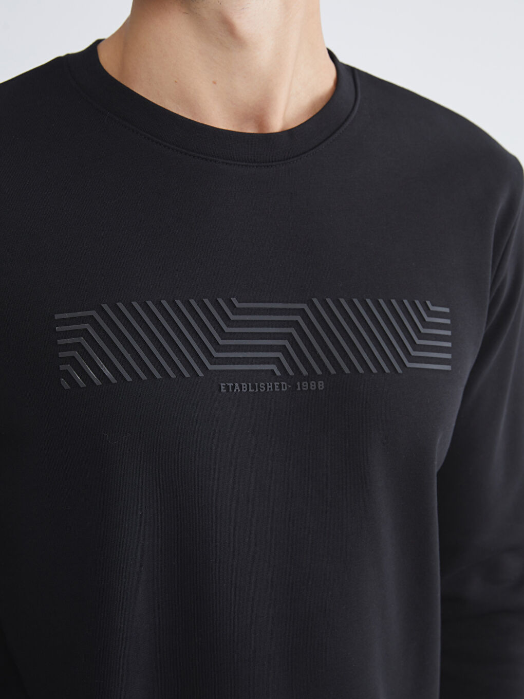 Siyah Bisiklet Yaka Baskılı Erkek Kalın Sweatshirt-2