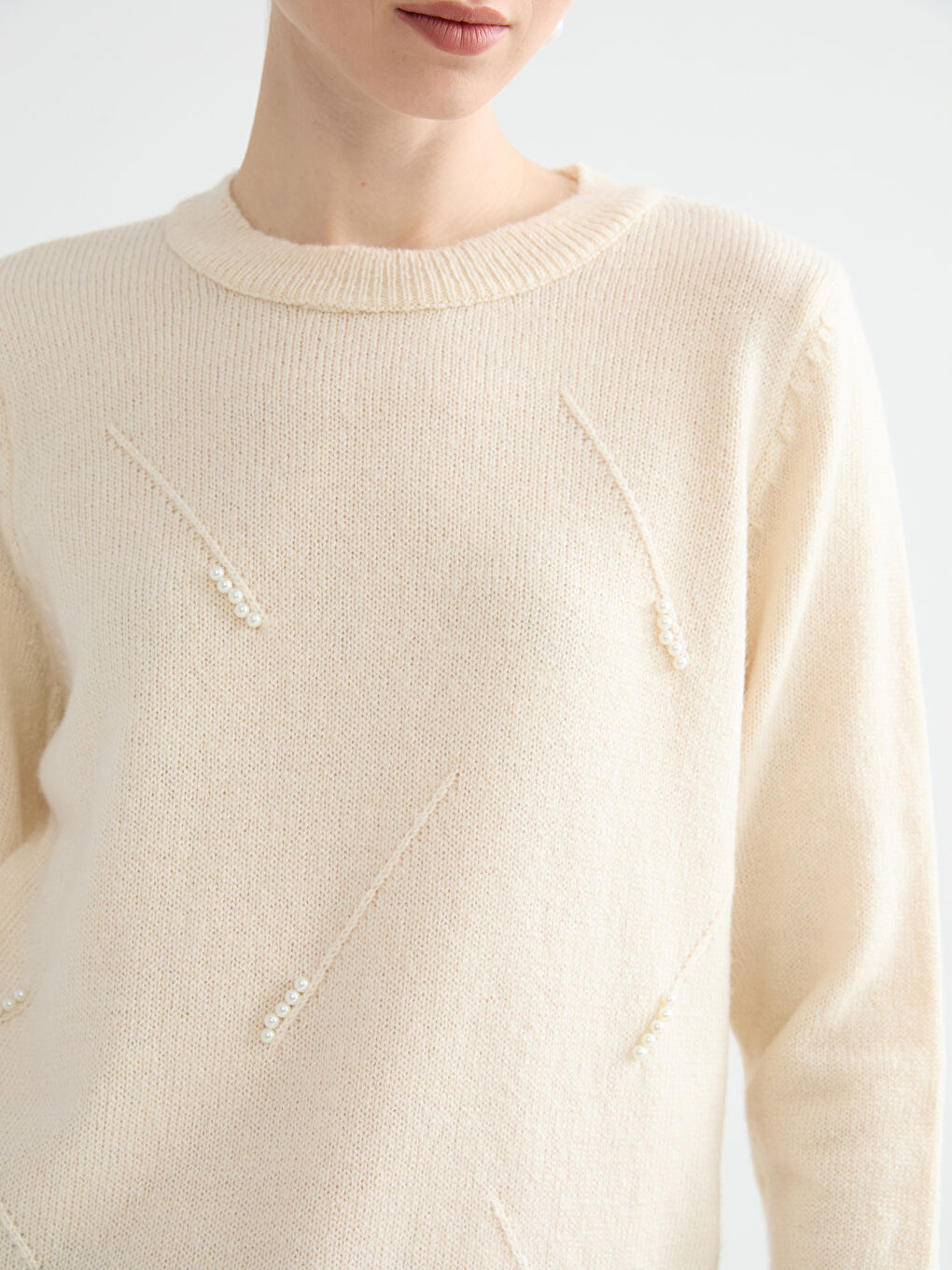 Bej Bisiklet Yaka İnci İşlemeli Kadın Triko Kazak-2