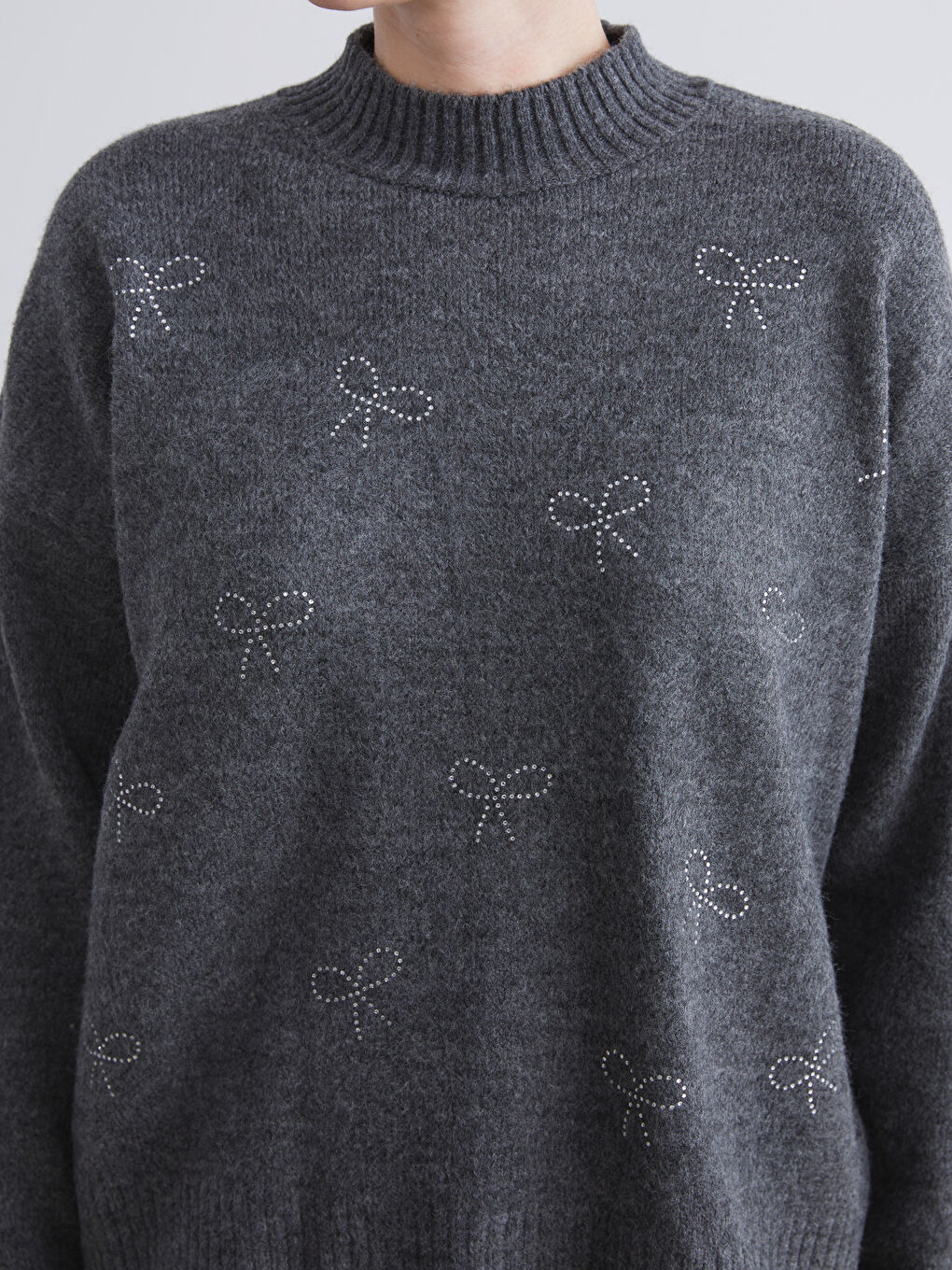 Antrasit Bisiklet Yaka İşlemeli Kadın Triko Kazak-2