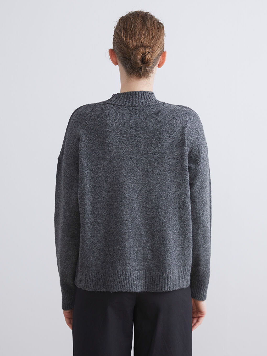 Antrasit Bisiklet Yaka İşlemeli Kadın Triko Kazak-3