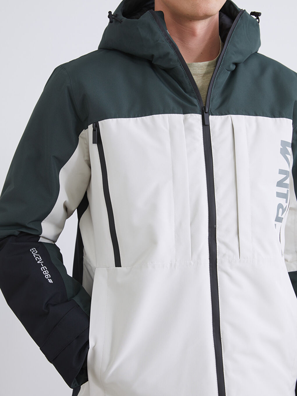 Regular Fit Hooded Men's Ski Jacket-2