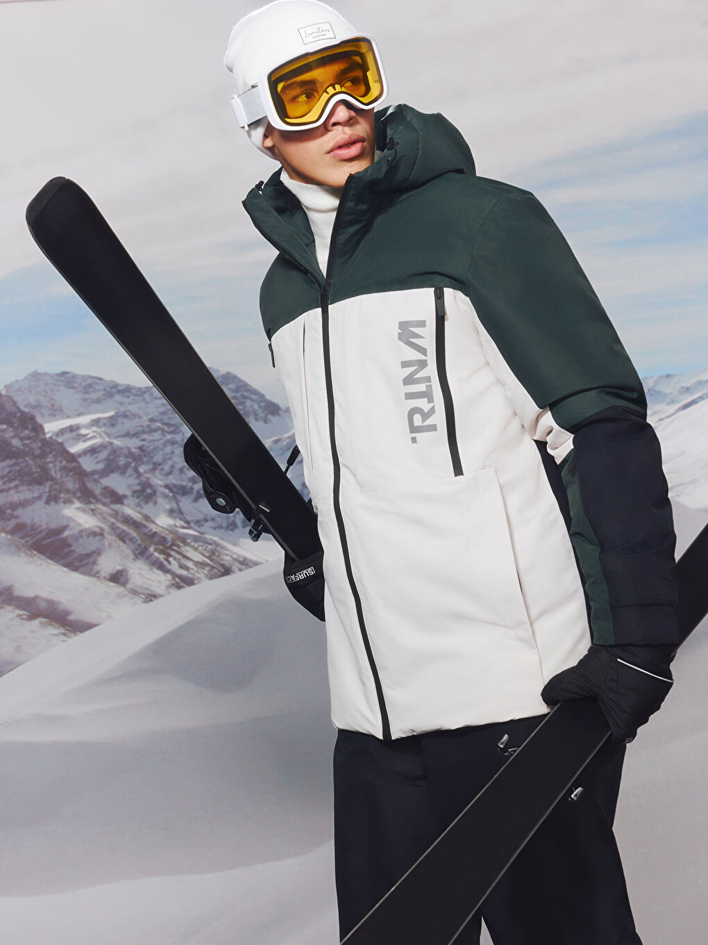 Siyah Standart Kalıp Kapüşonlu Erkek Kayak Montu-1