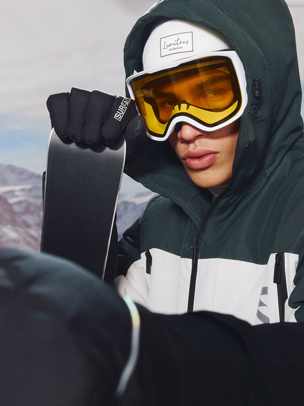 Siyah Standart Kalıp Kapüşonlu Erkek Kayak Montu-3