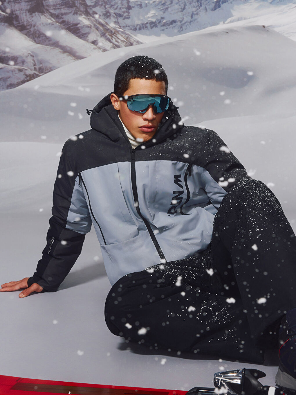 Gri Standart Kalıp Kapüşonlu Erkek Kayak Montu-1