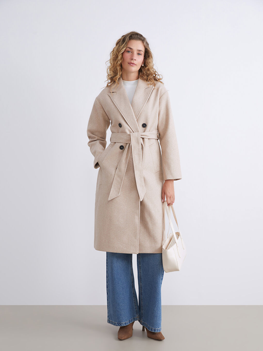 Bej Ceket Yaka Kadın Kaşe Kaban