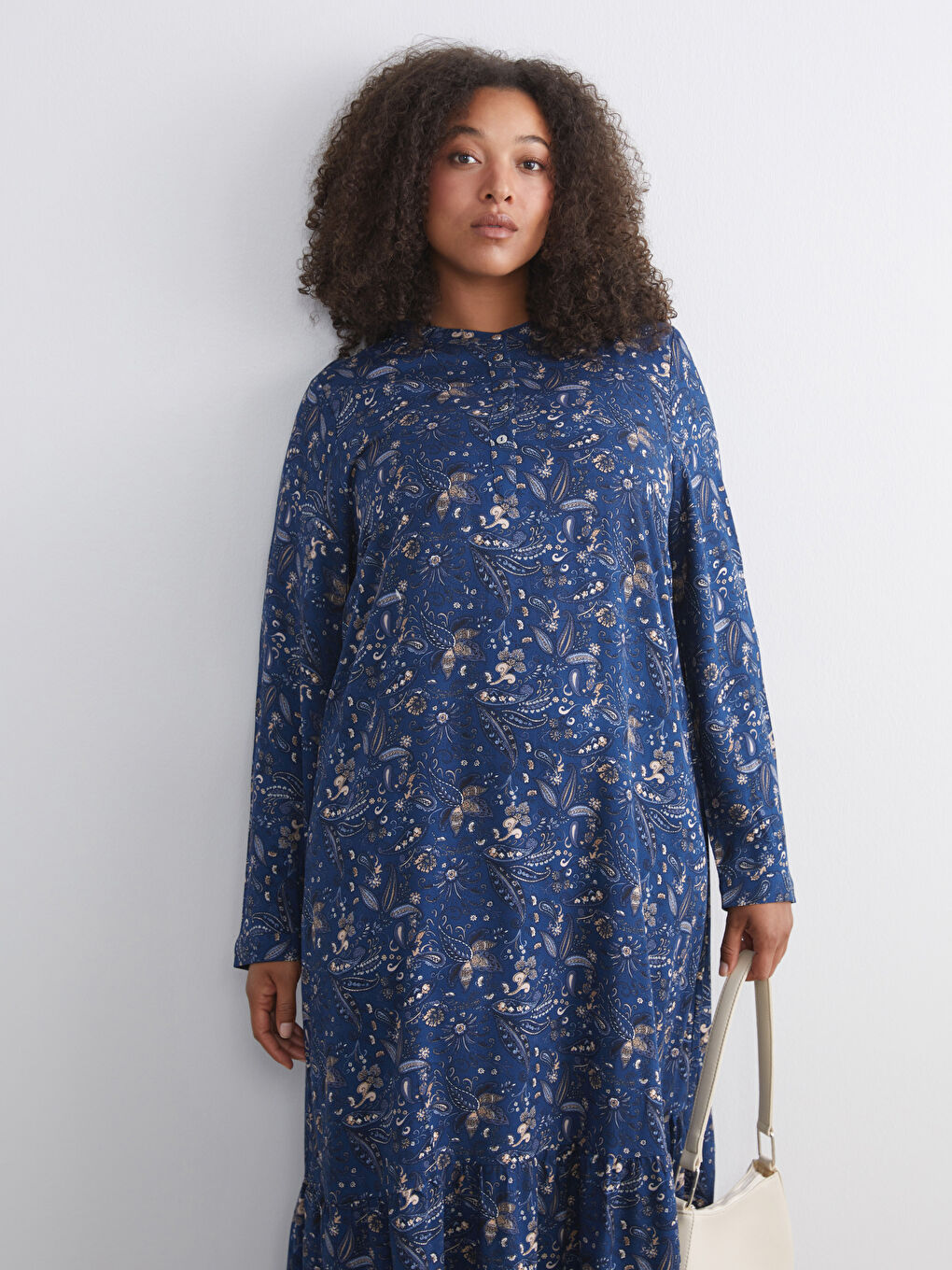 Plus Size Crew Neck Floral Dress-5