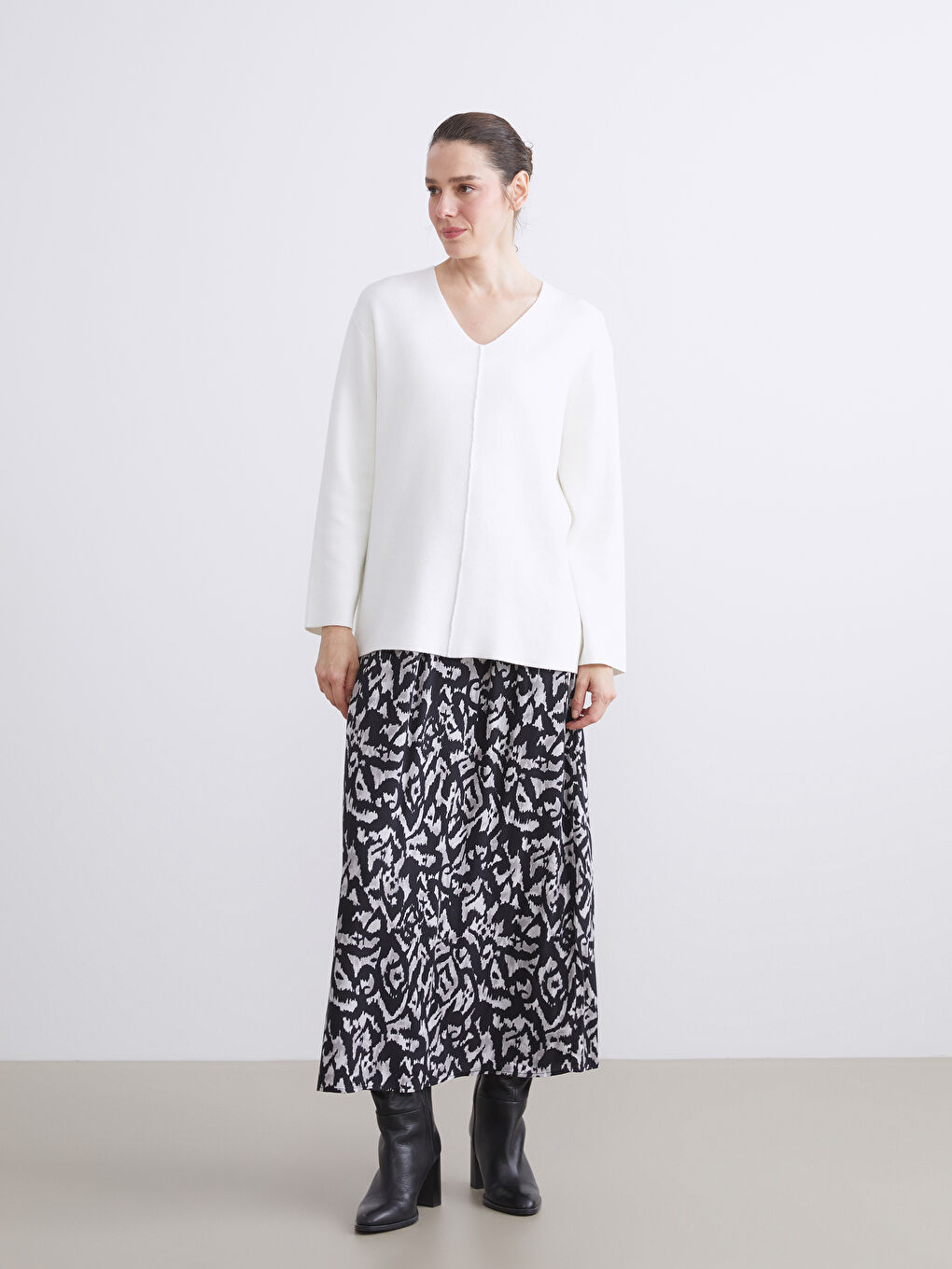 Siyah Beli Lastikli Desenli A Kesim Etek