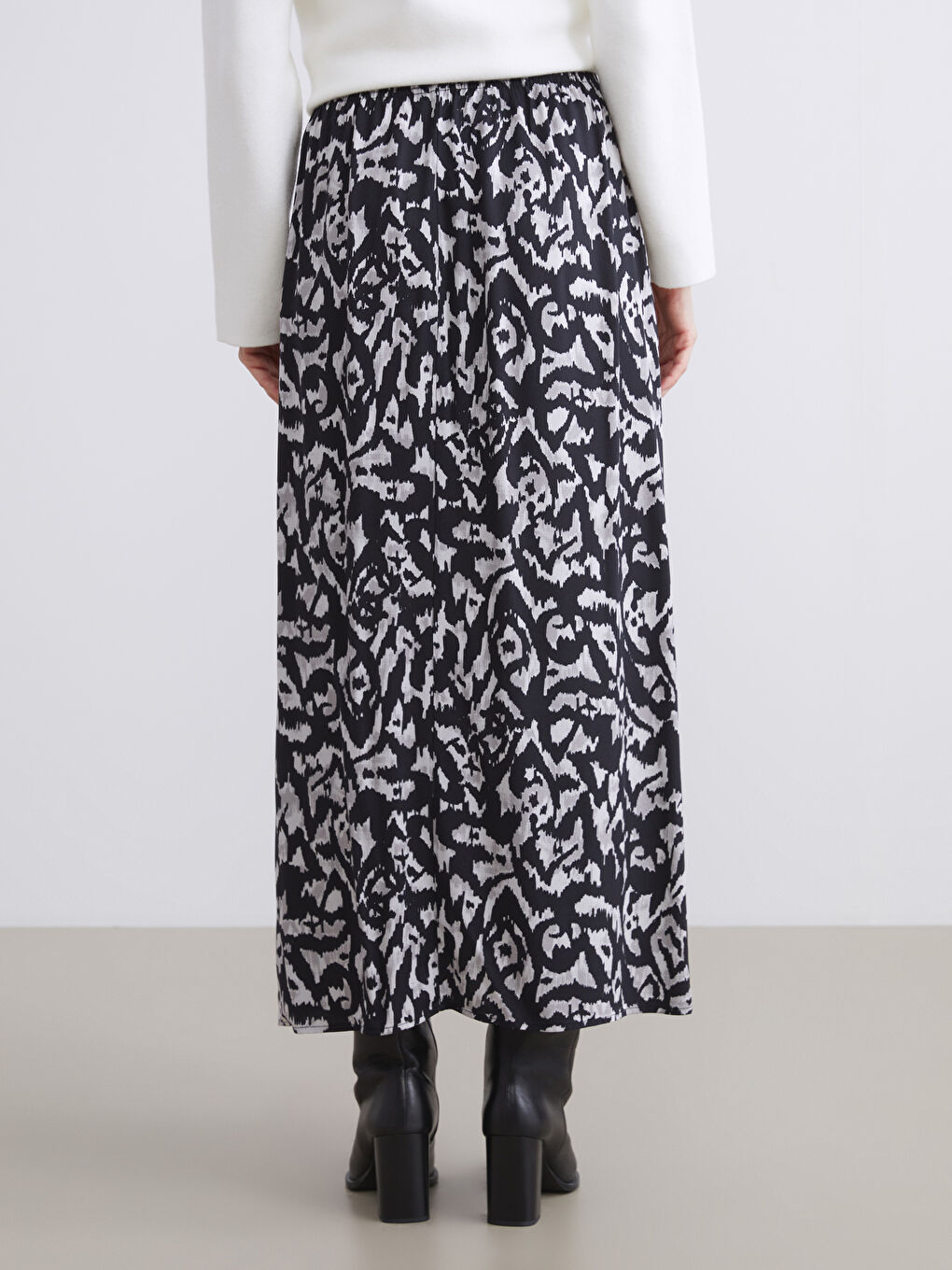 Siyah Beli Lastikli Desenli A Kesim Etek-4