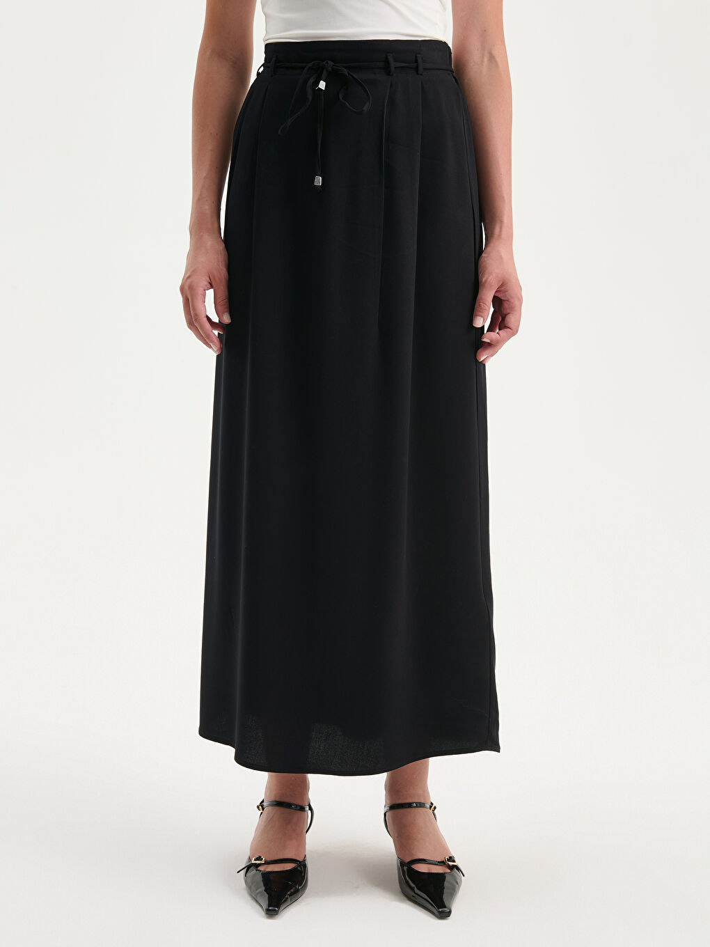 Siyah Beli Kuşaklı Pileli Etek-1