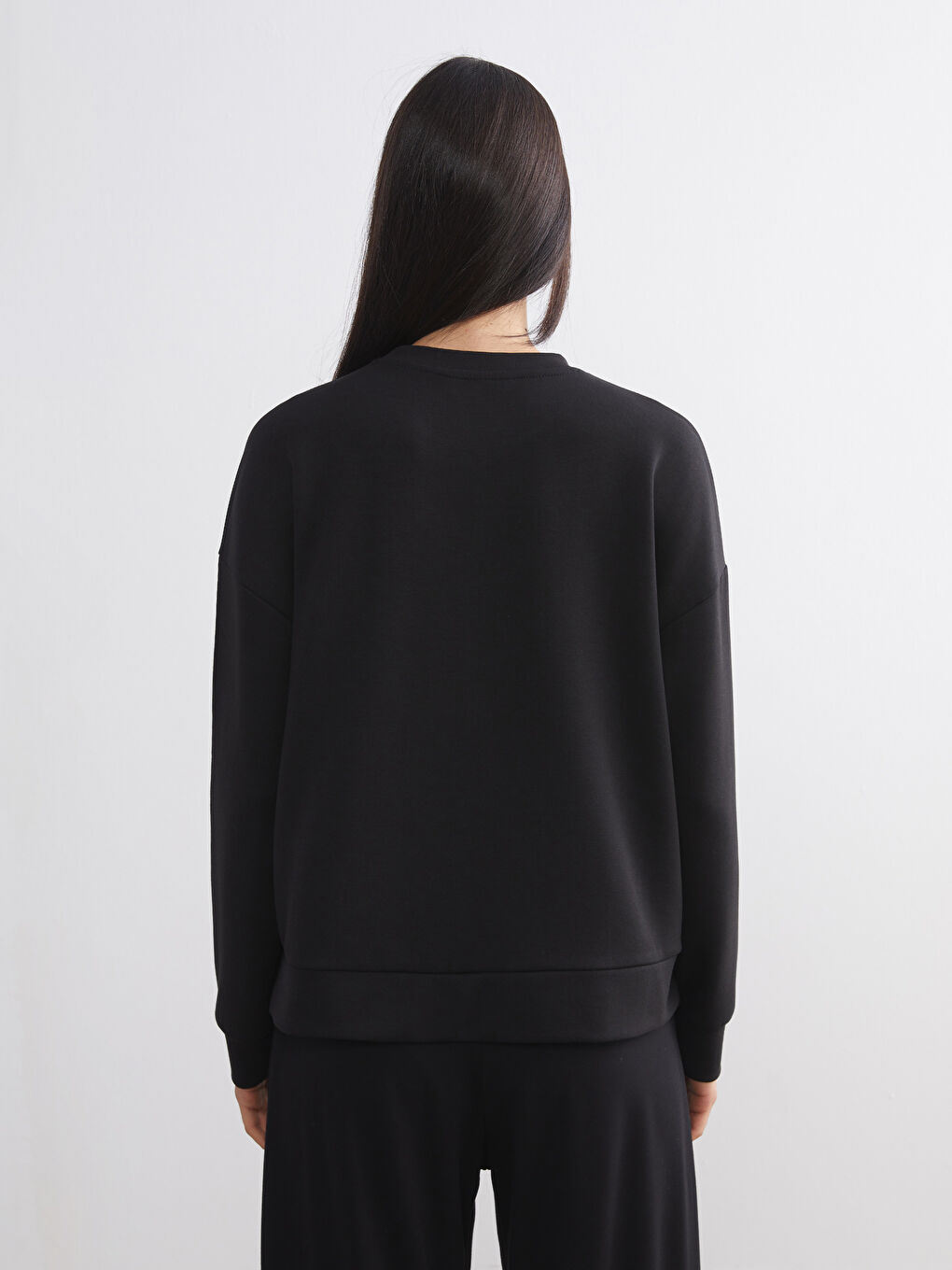 Siyah Bisiklet Yaka Oversize Kadın Sweatshirt-3