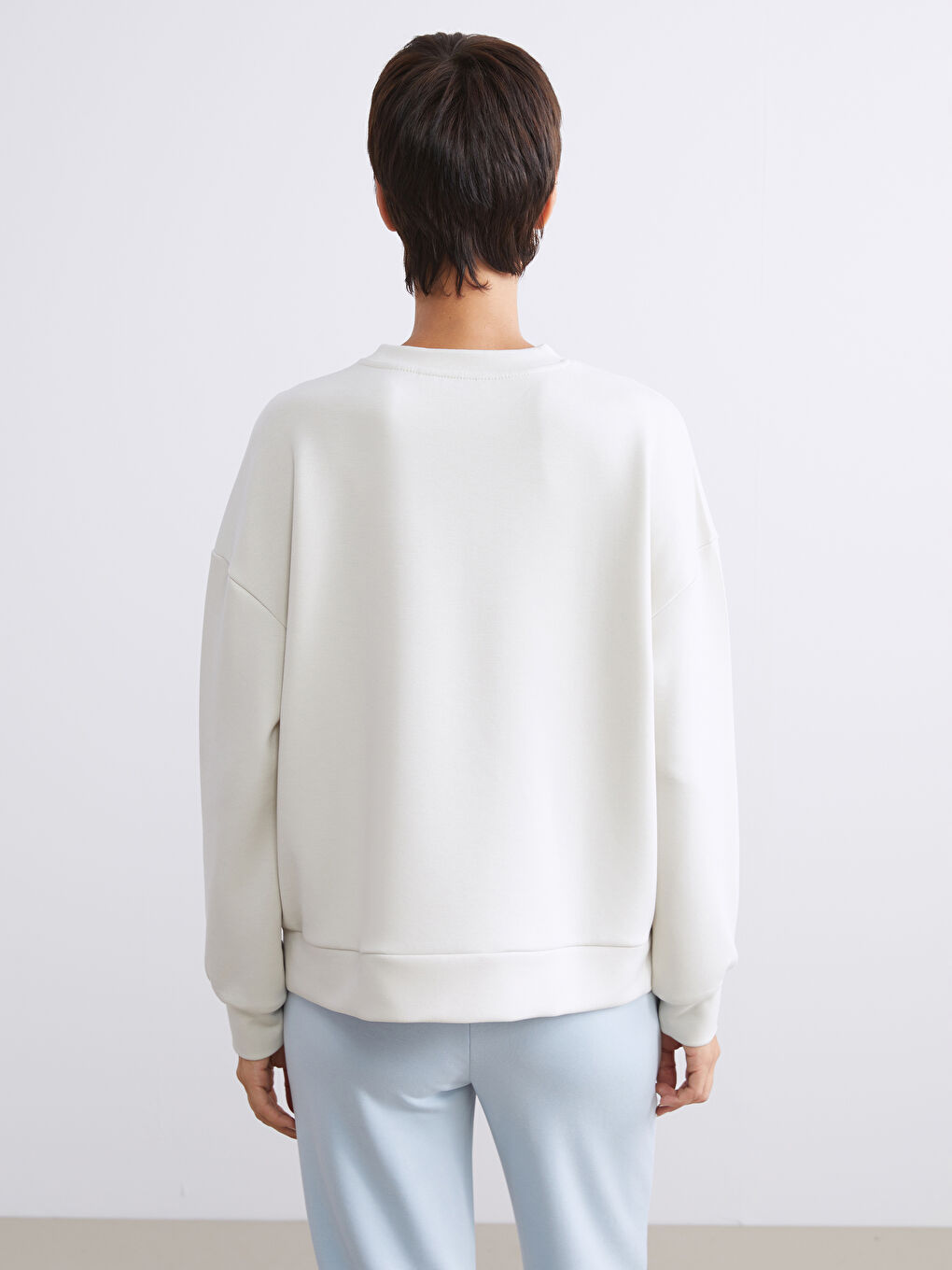 Gri Bisiklet Yaka Oversize Kadın Sweatshirt-3