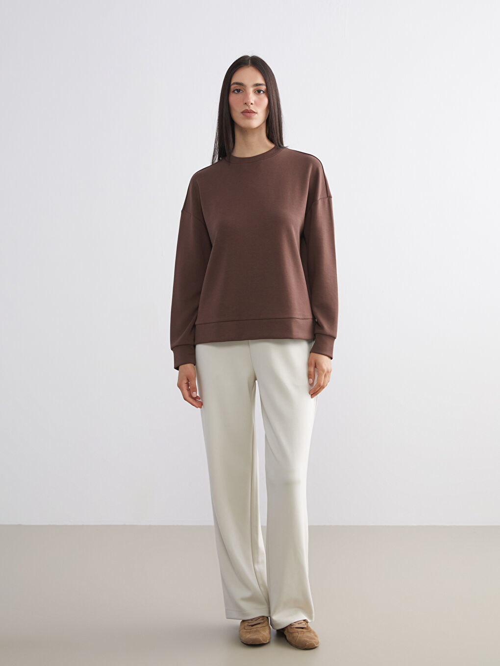 Kahverengi Bisiklet Yaka Oversize Kadın Sweatshirt-1