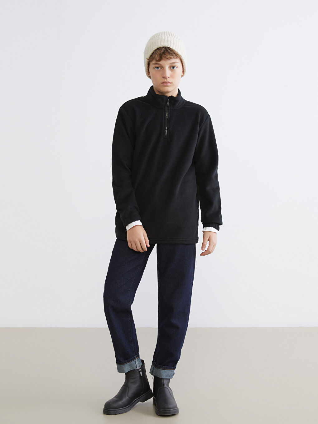 Siyah Dik Yaka Erkek Çocuk Polar Sweatshirt-1