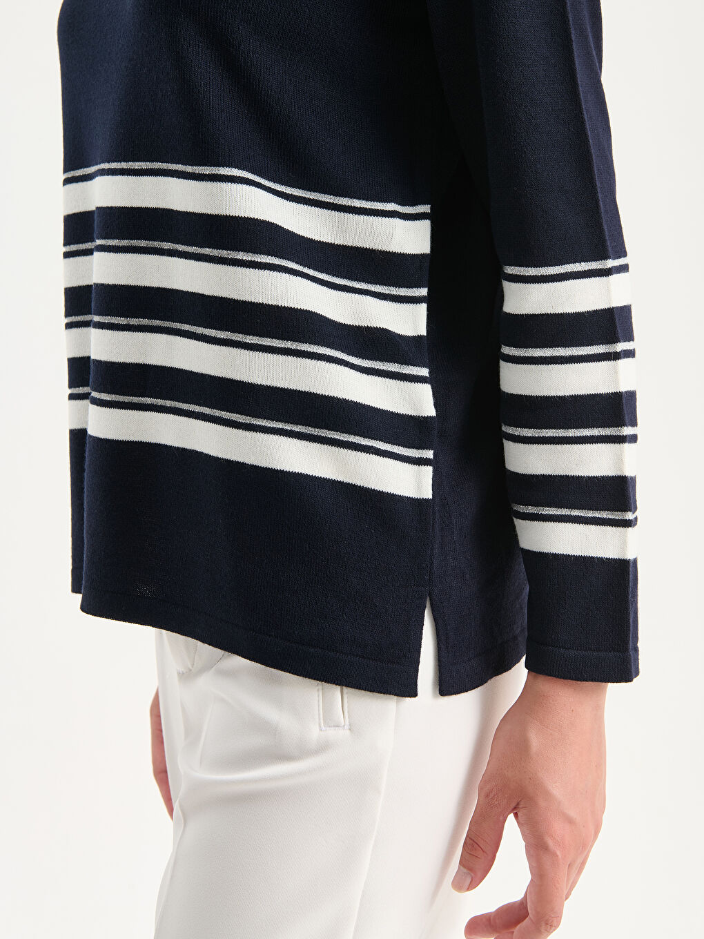 Crew Neck Striped Women's Knitwear Sweater-2