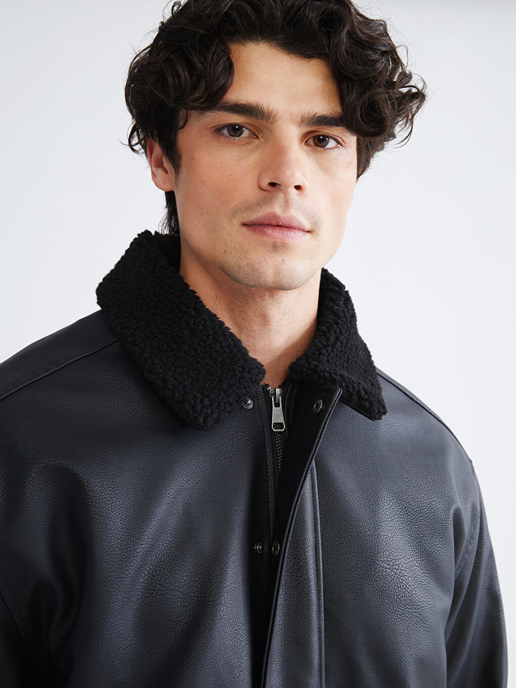 Siyah Pelüş Yaka Erkek Deri Görünümlü Mont-2