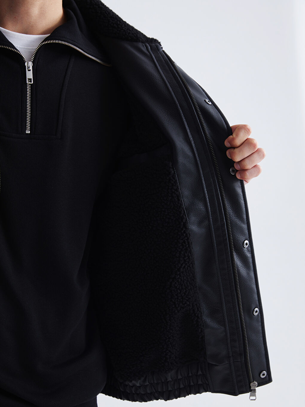 Siyah Pelüş Yaka Erkek Deri Görünümlü Mont-3