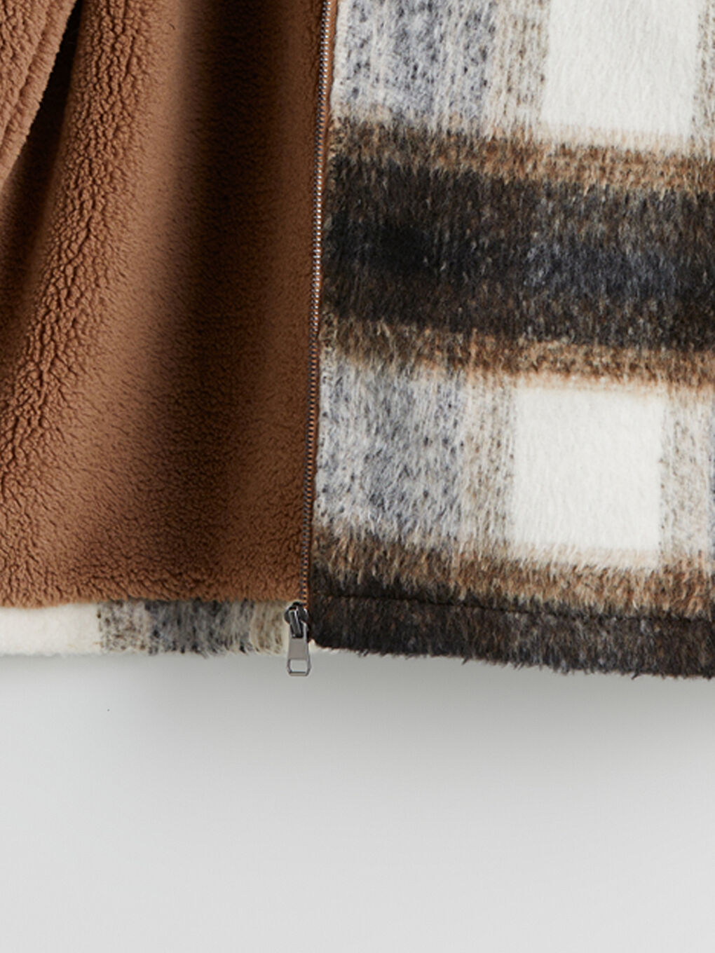 Men's Cashmere Coat with Fur Collar in a Regular Fit-6