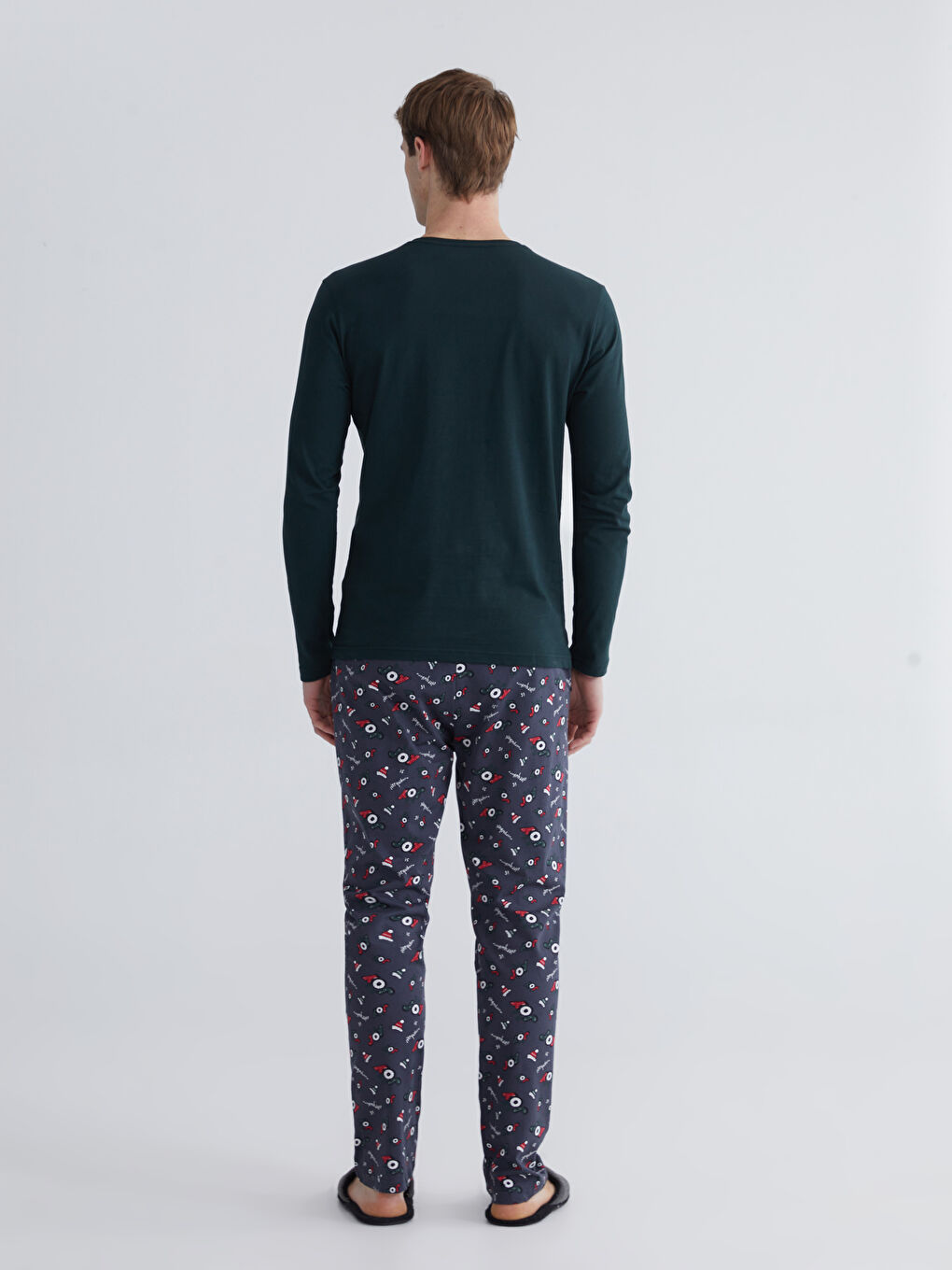 Мужской пижамный комплект стандартной посадки на новогоднюю тематику-3
