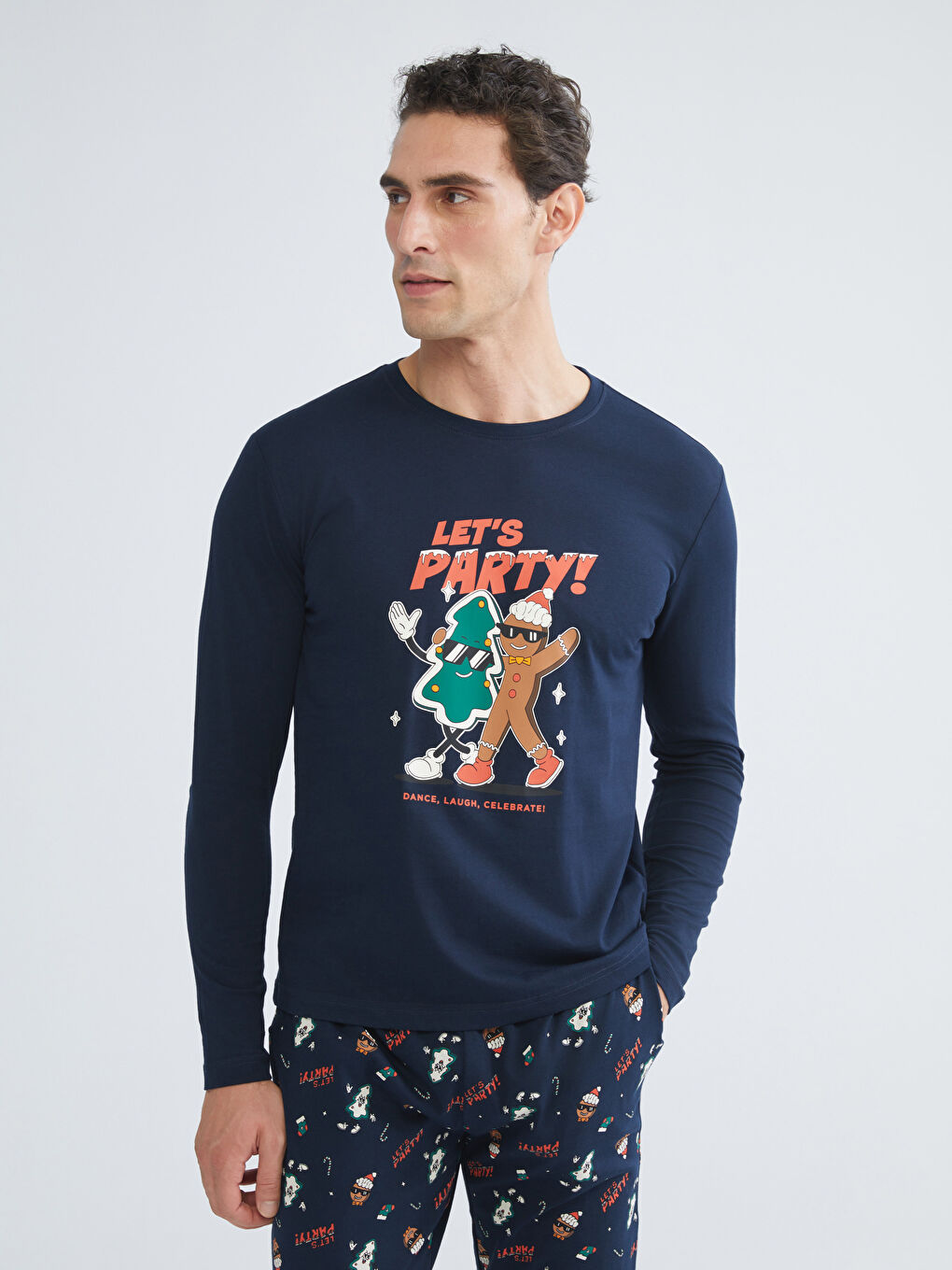 Standard Fit New Year Themed Men's Pyjama Set