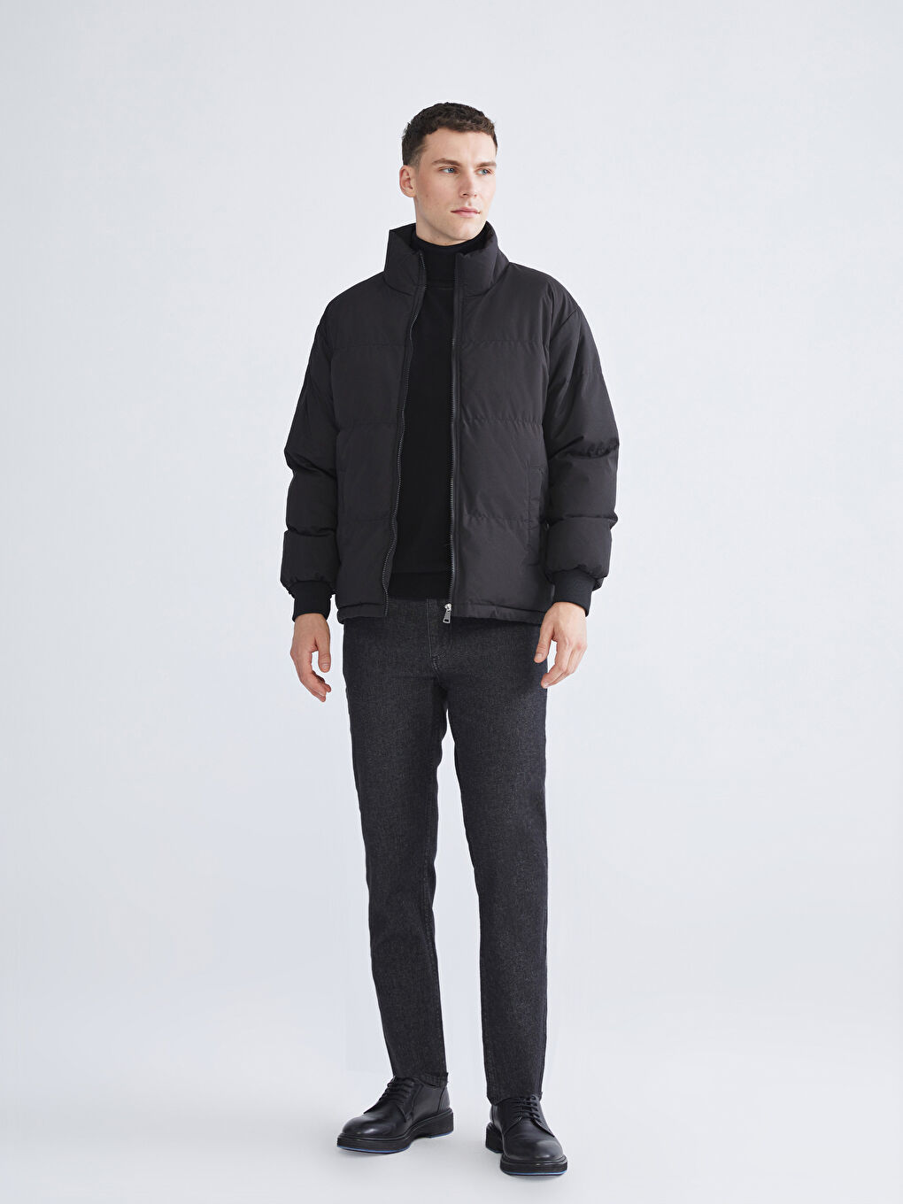 Siyah Standart Kalıp Dik Yaka Erkek Şişme Mont-1