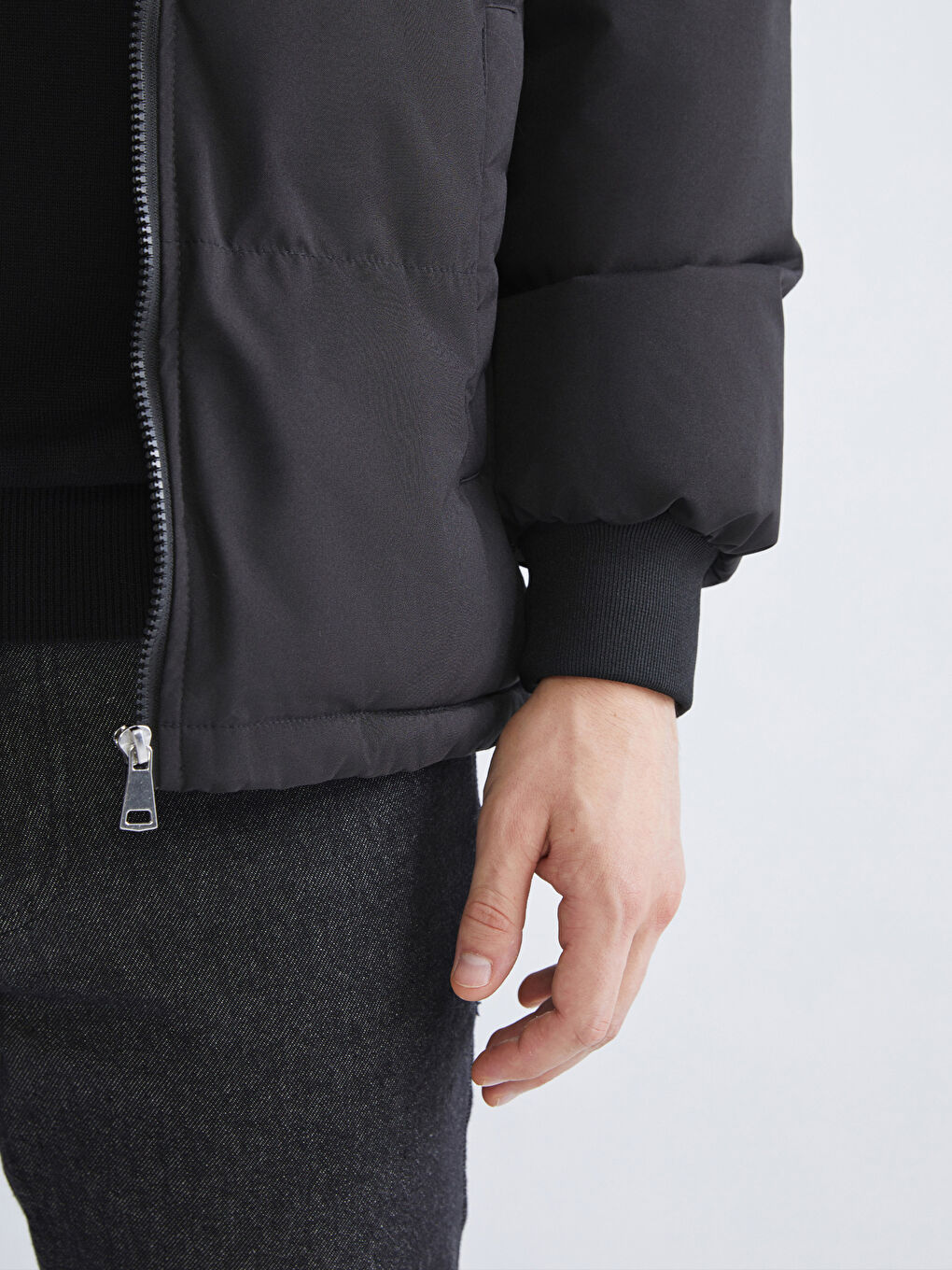 Siyah Standart Kalıp Dik Yaka Erkek Şişme Mont-2