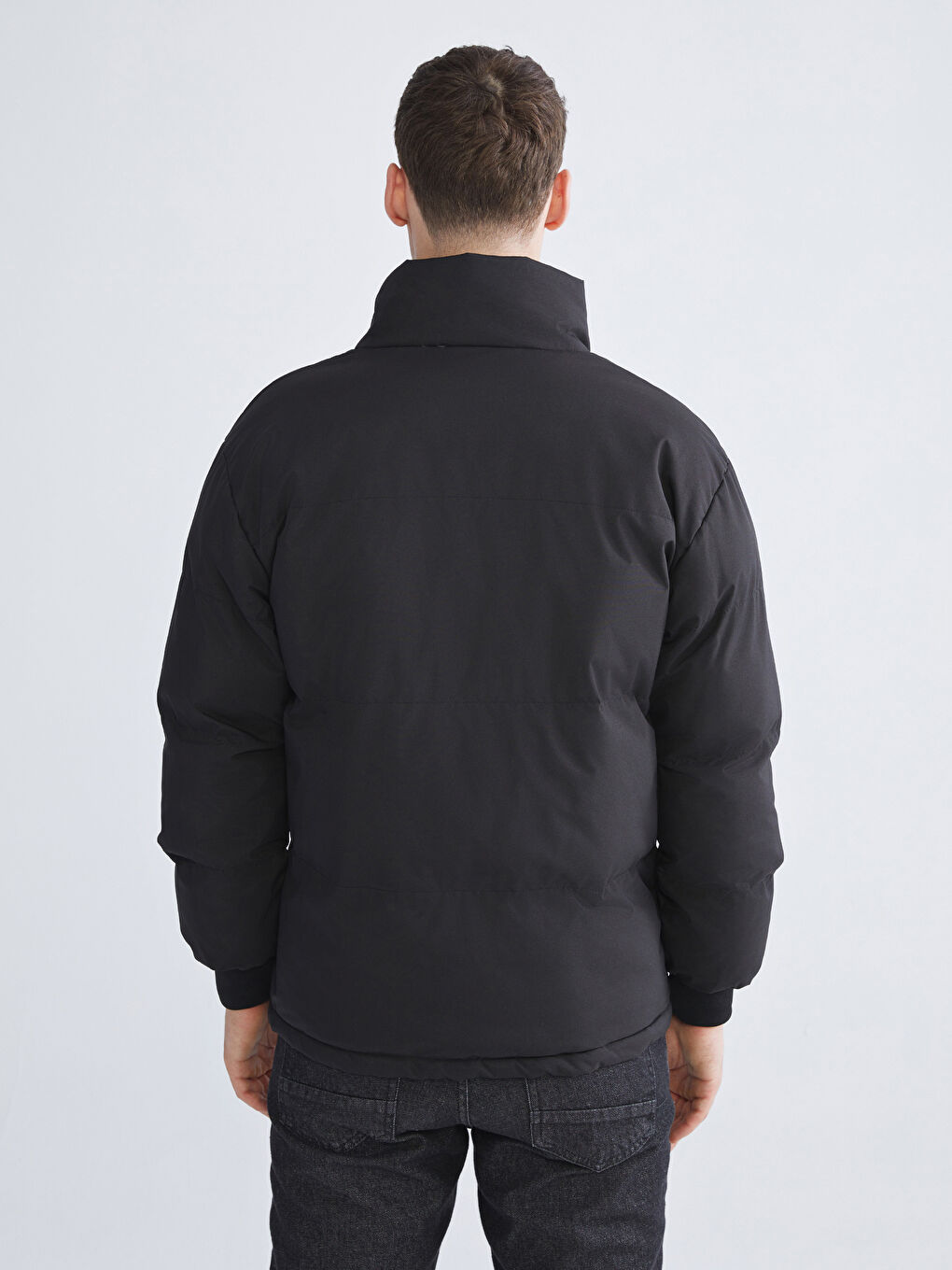 Siyah Standart Kalıp Dik Yaka Erkek Şişme Mont-4