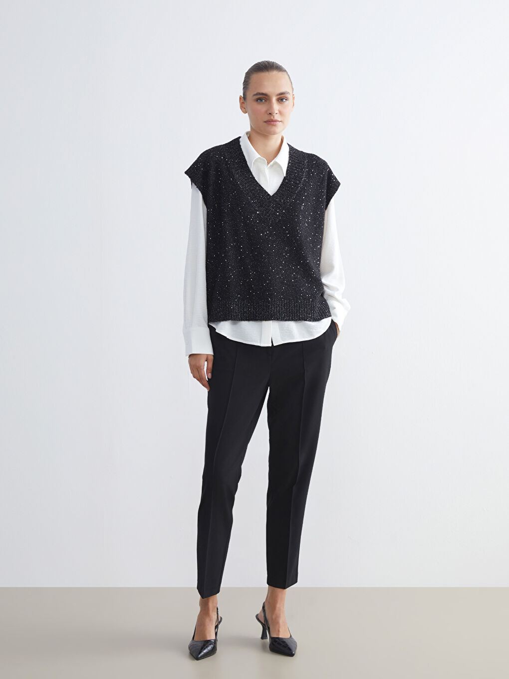 Woman BLACK Sweater Vest-1