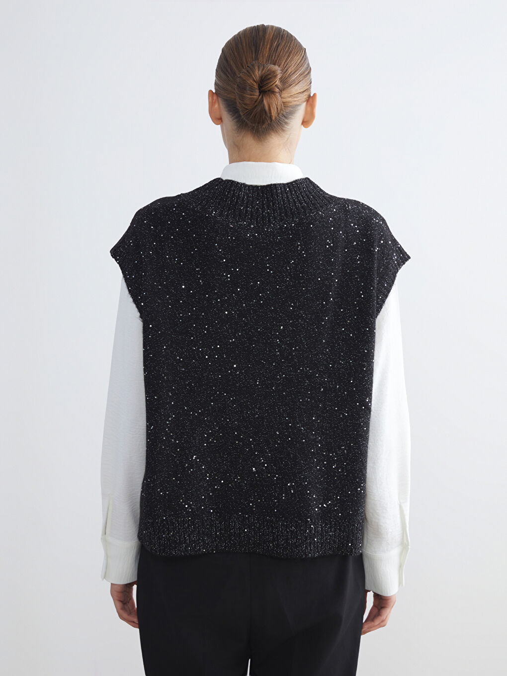 Woman BLACK Sweater Vest-3