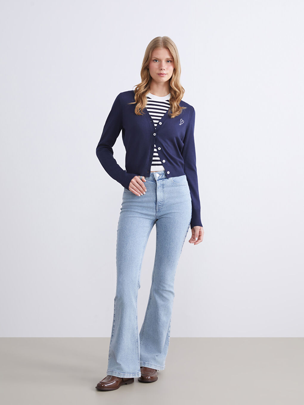 Lacivert V Yaka Nakışlı Kadın Triko Hırka-1