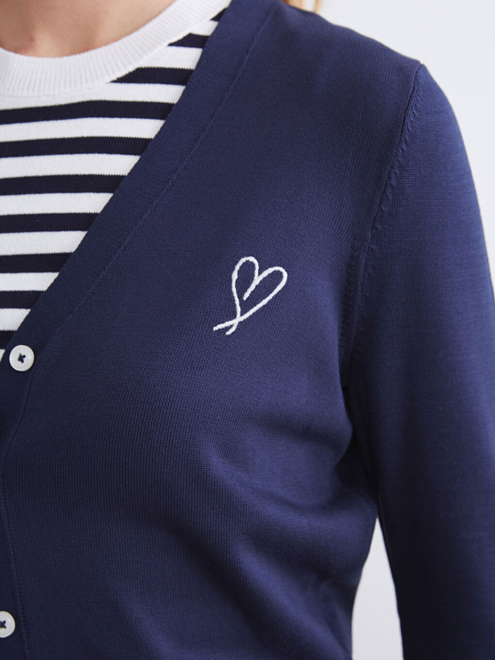 Lacivert V Yaka Nakışlı Kadın Triko Hırka-2