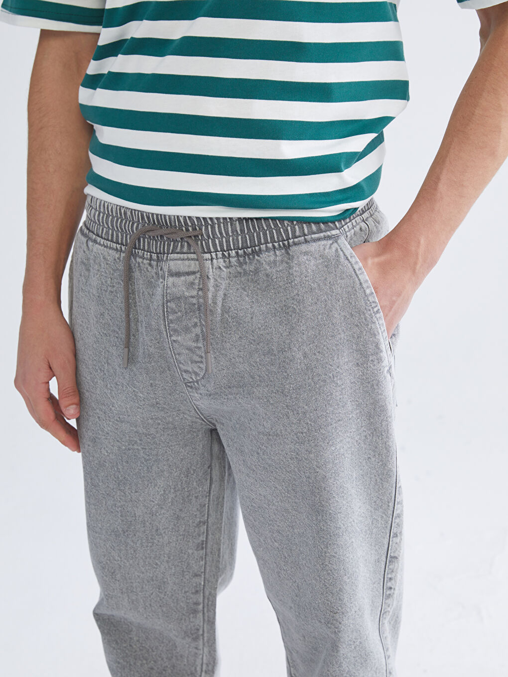 Loose Fit Men's Jeans-2