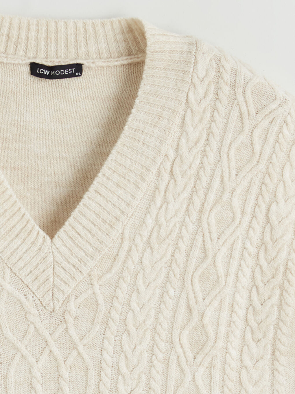 Ekru V Yaka Kendinden Desenli Oversize Kadın Triko Süveter-5