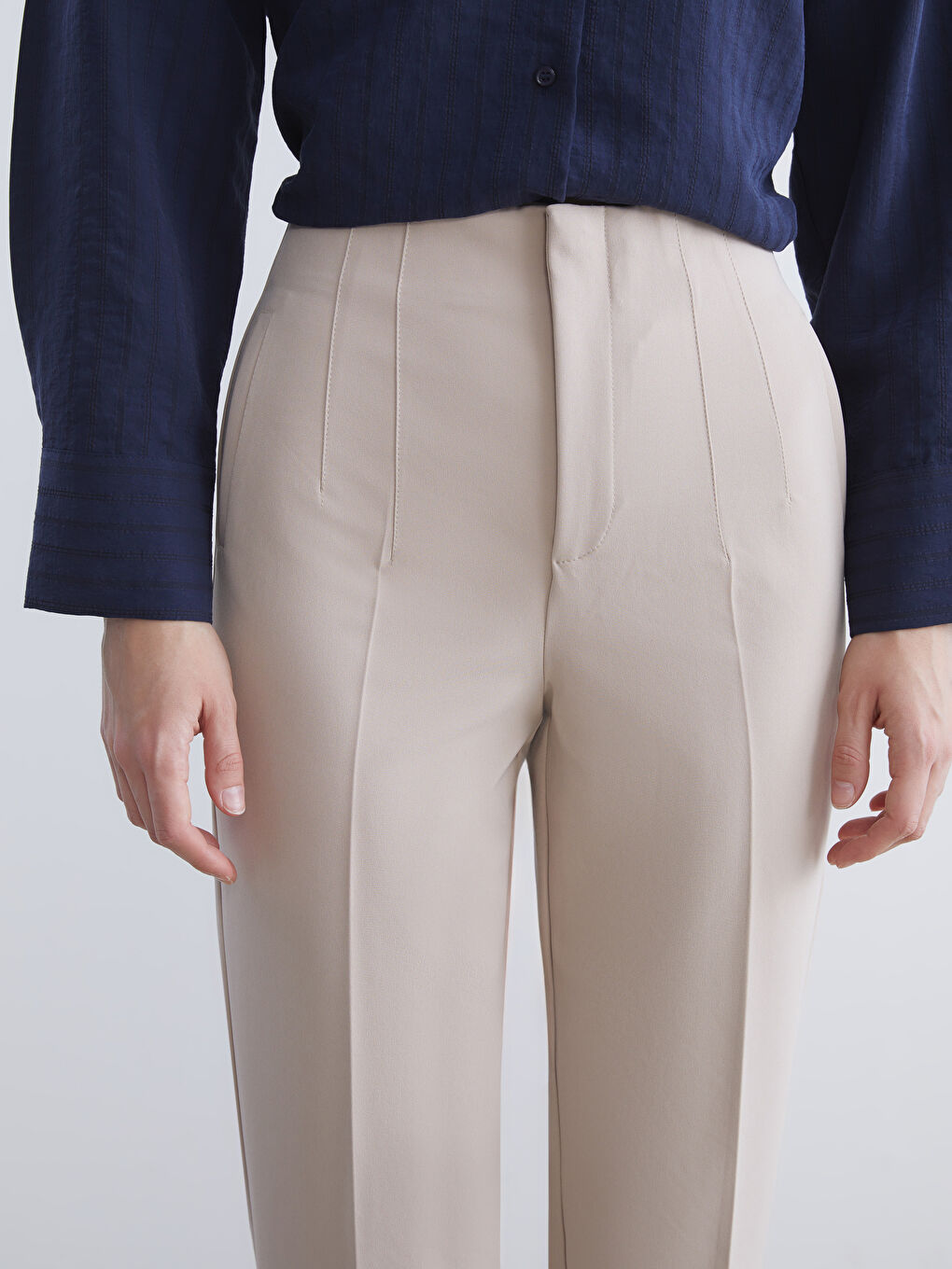 Bej Dar Fit Pileli Kadın Pantolon-2