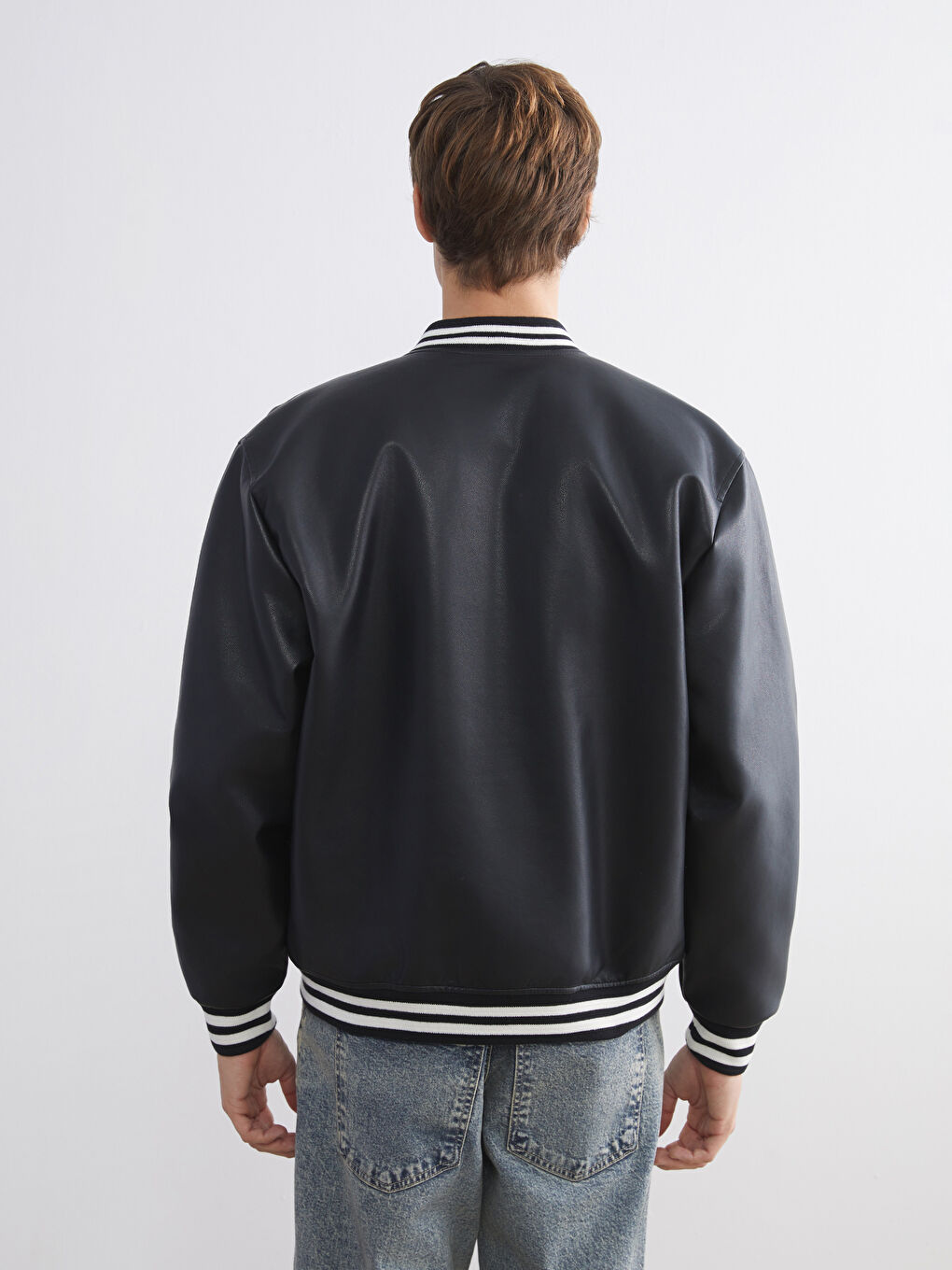 Siyah Kolej Yaka Nakışlı Erkek Deri Görünümlü Ceket-4