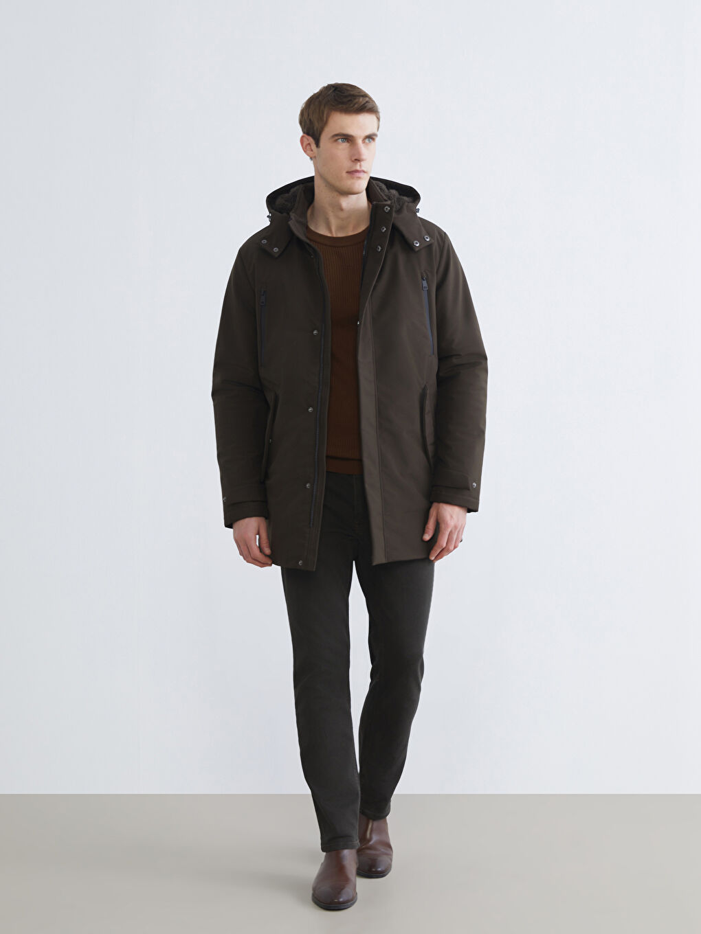 სტანდარტული უბრალო კაპიუშონიანი სქელი მამაკაცის პარკა-1