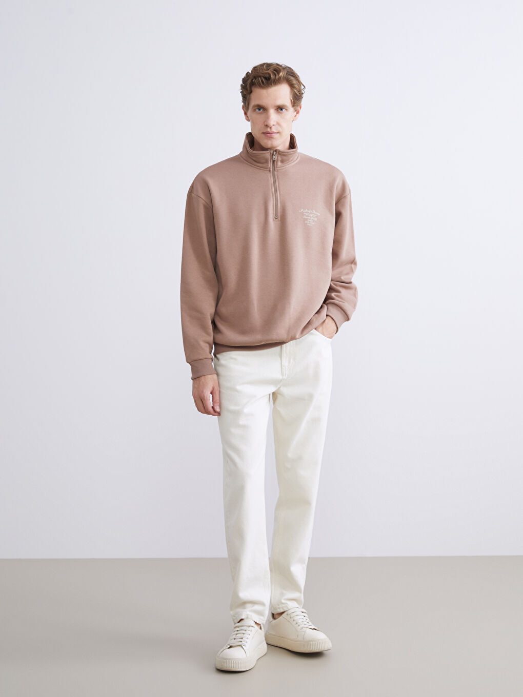 Kahverengi Fermuarlı Dik Yaka Erkek Sweatshirt-1