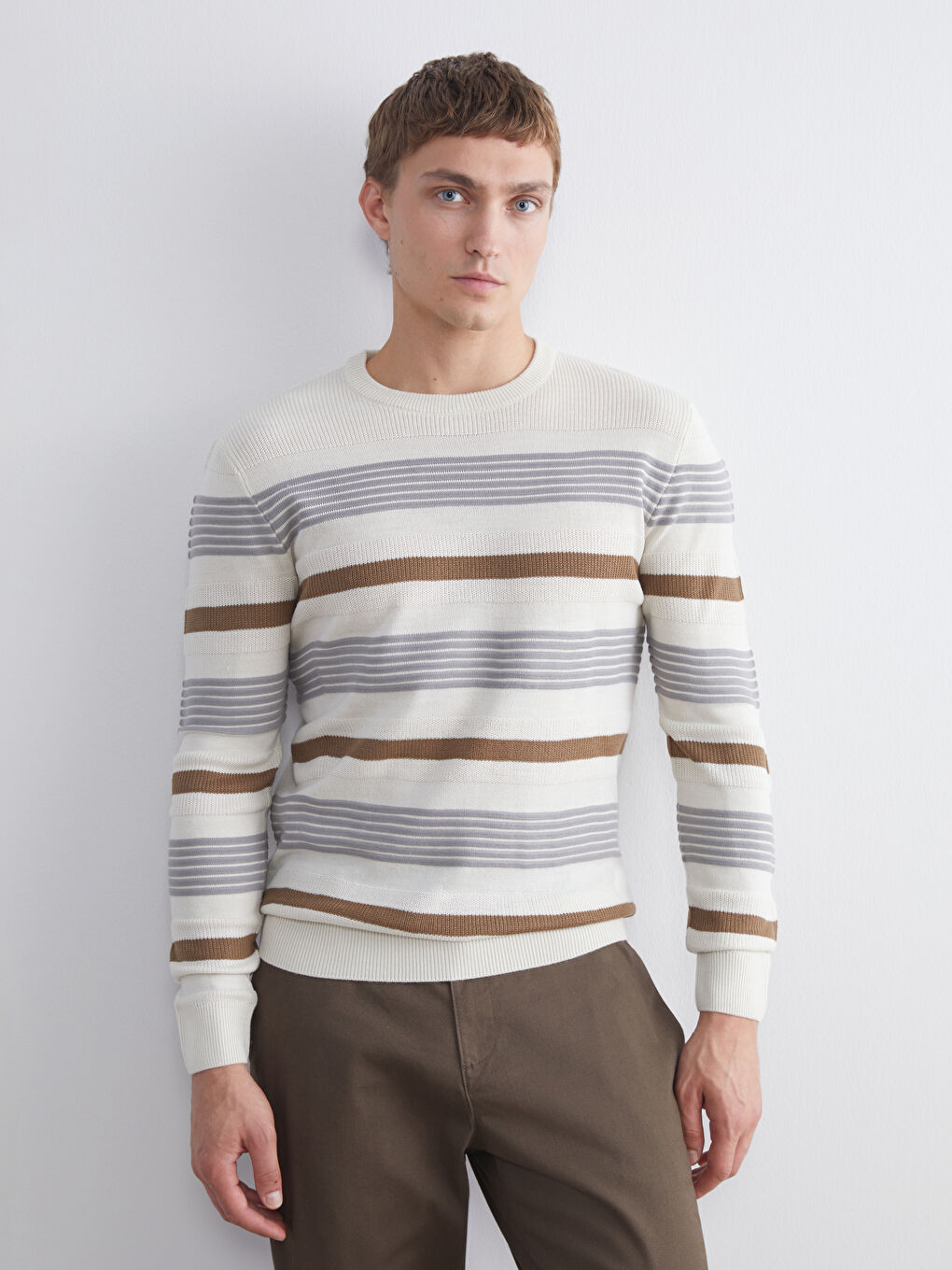 بلوز یه‌خه‌ خڕ قۆڵ درێژ بۆ پیاوان