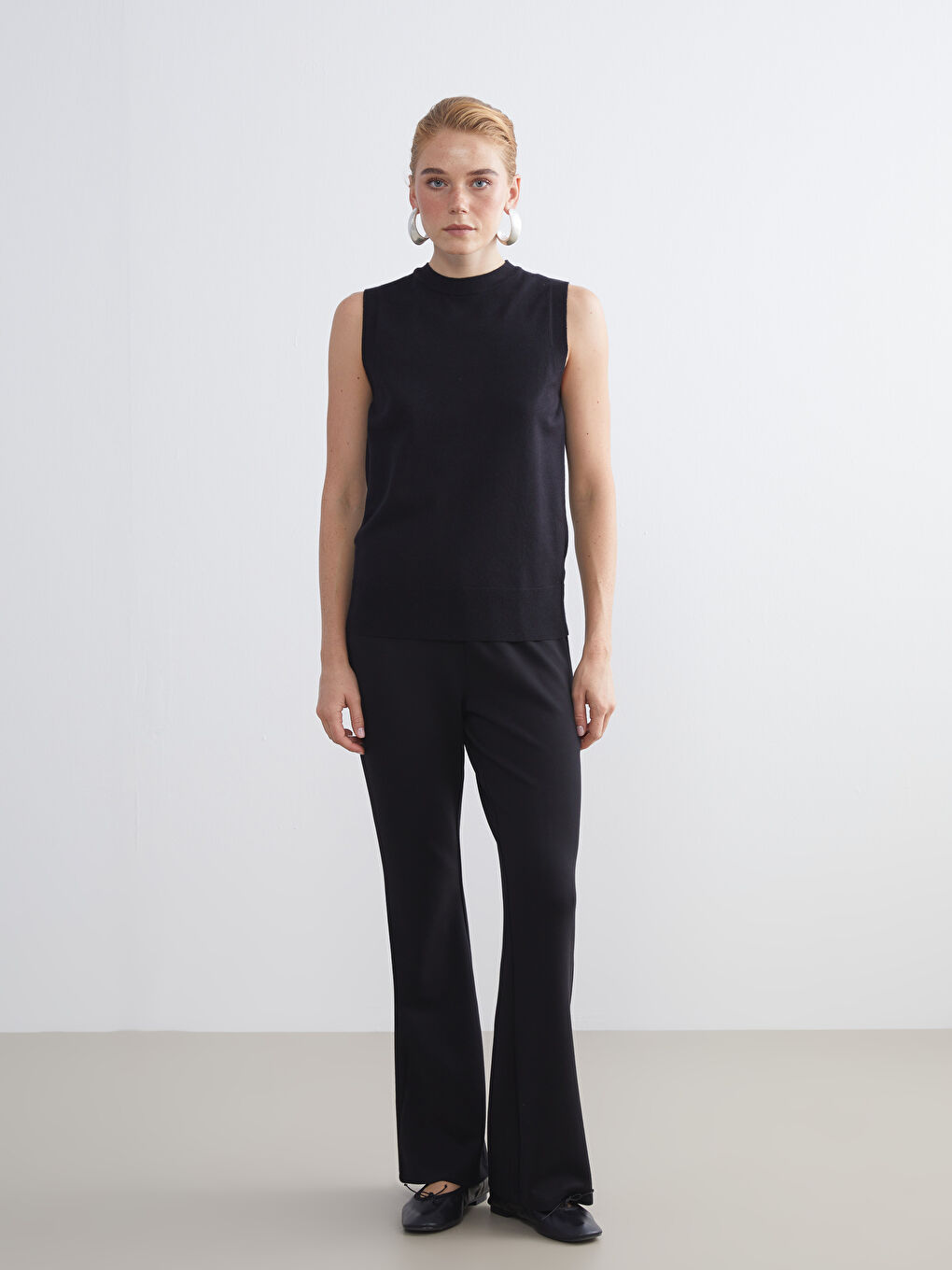 Siyah Bisiklet Yaka Kadın Triko Süveter-1