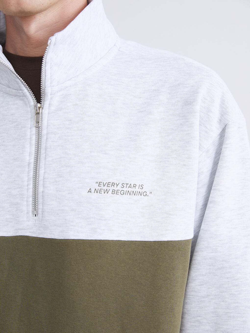 Haki Dik Yaka Uzun Kollu Baskılı Erkek Sweatshirt-2