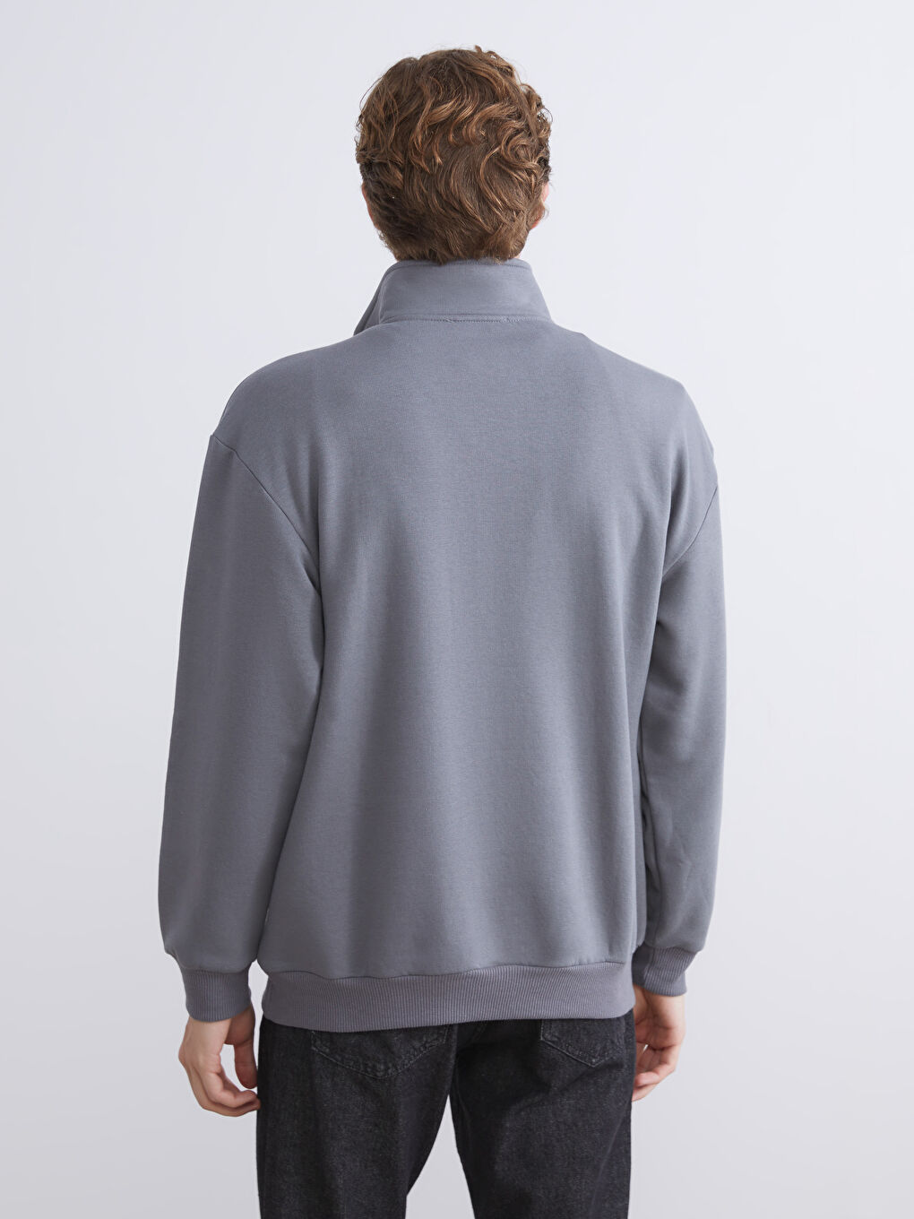 Gri Dik Yaka Baskılı Erkek Sweatshirt-3