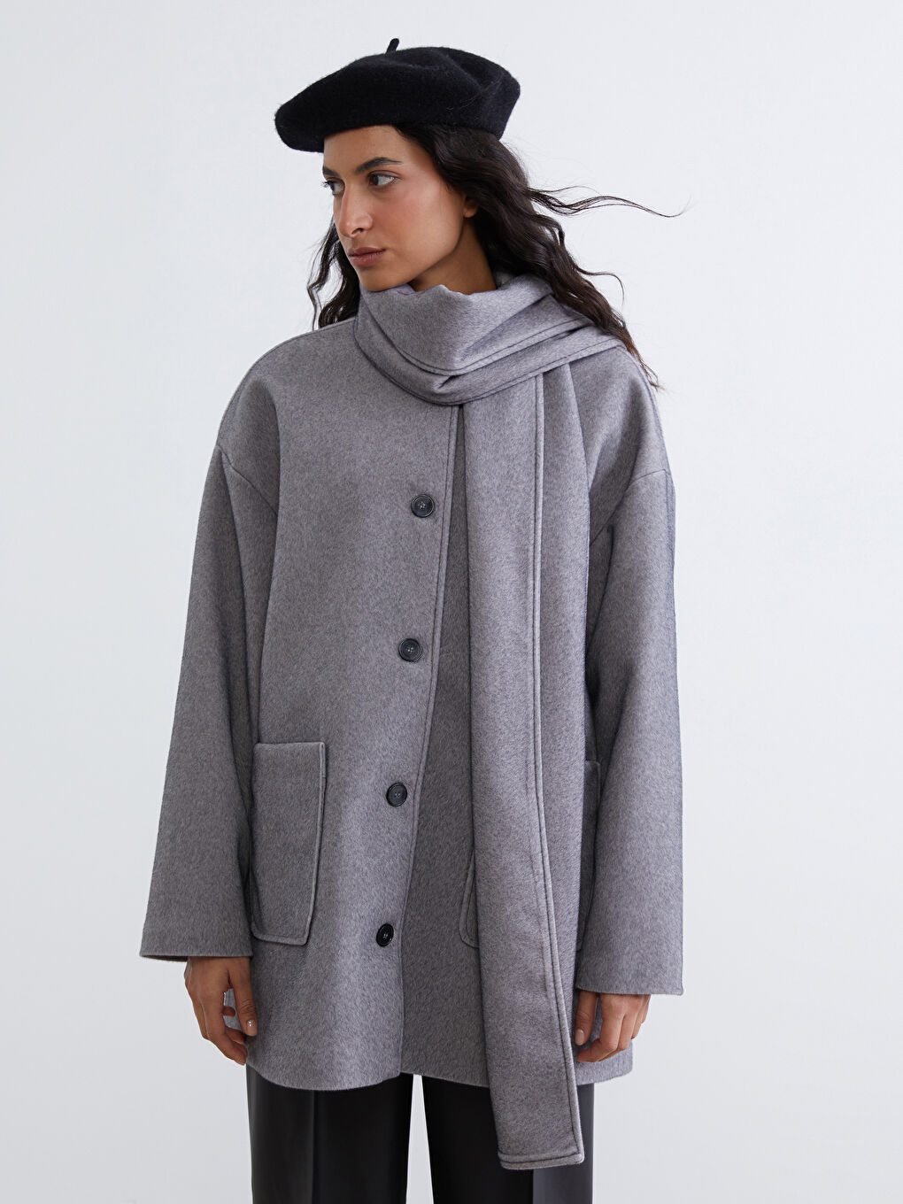 Gri Bisiklet Yaka Atkılı Kadın Kaşe Kaban