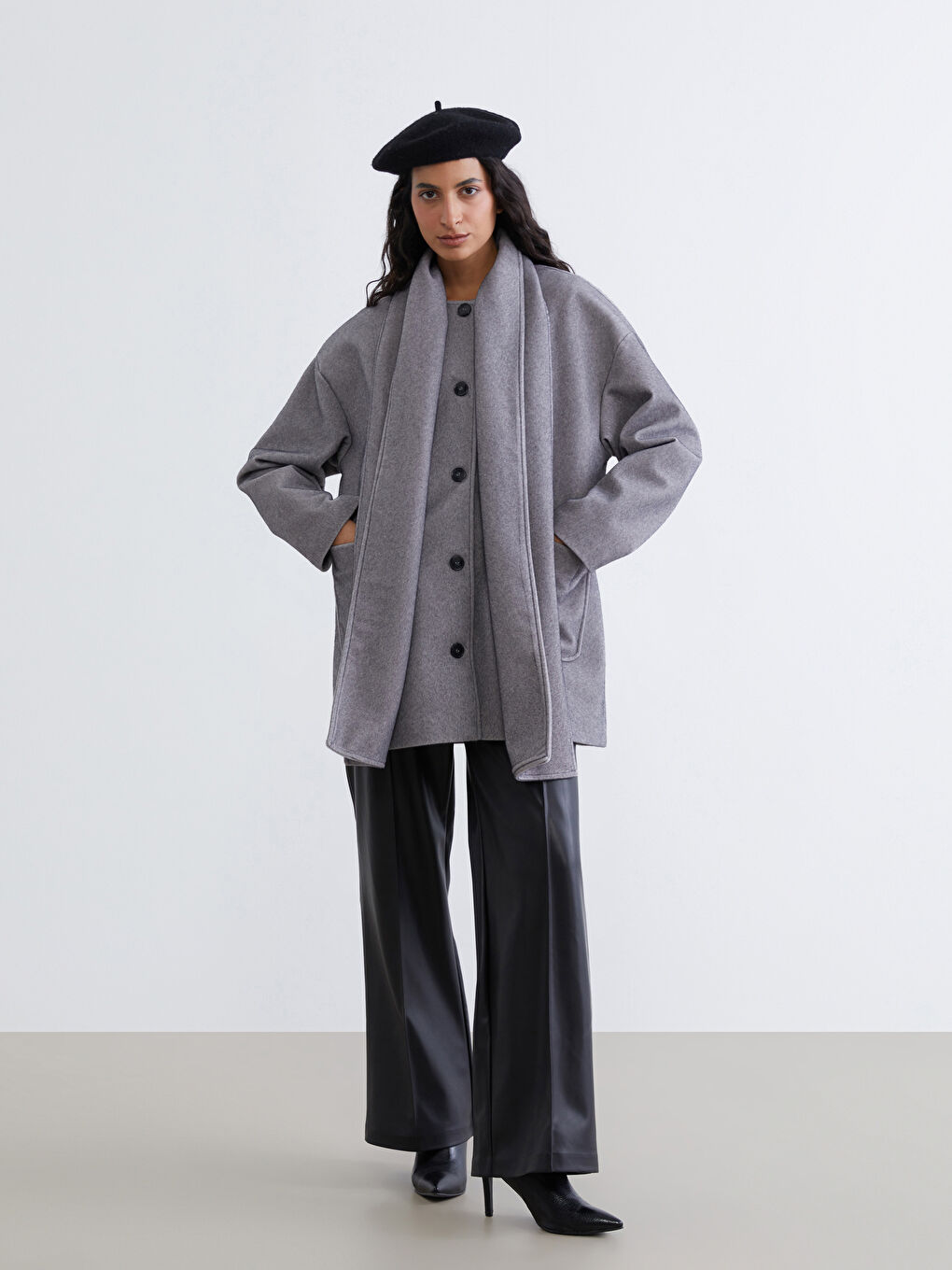 Gri Bisiklet Yaka Atkılı Kadın Kaşe Kaban-1