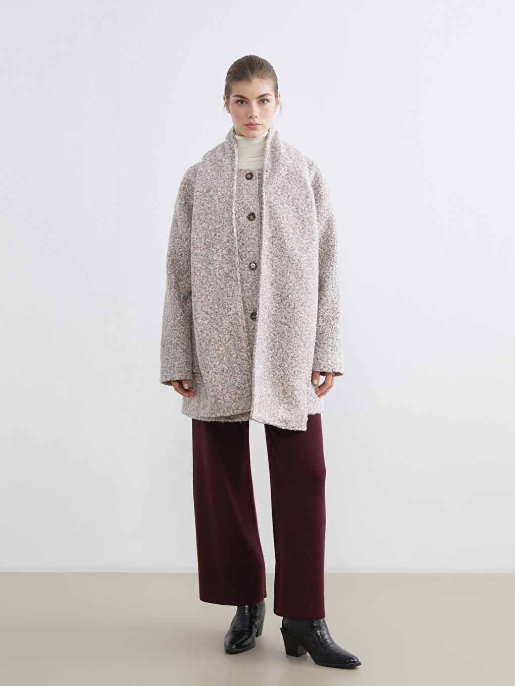 Kahverengi Bisiklet Yaka Atkılı Kadın Kaşe Kaban-1