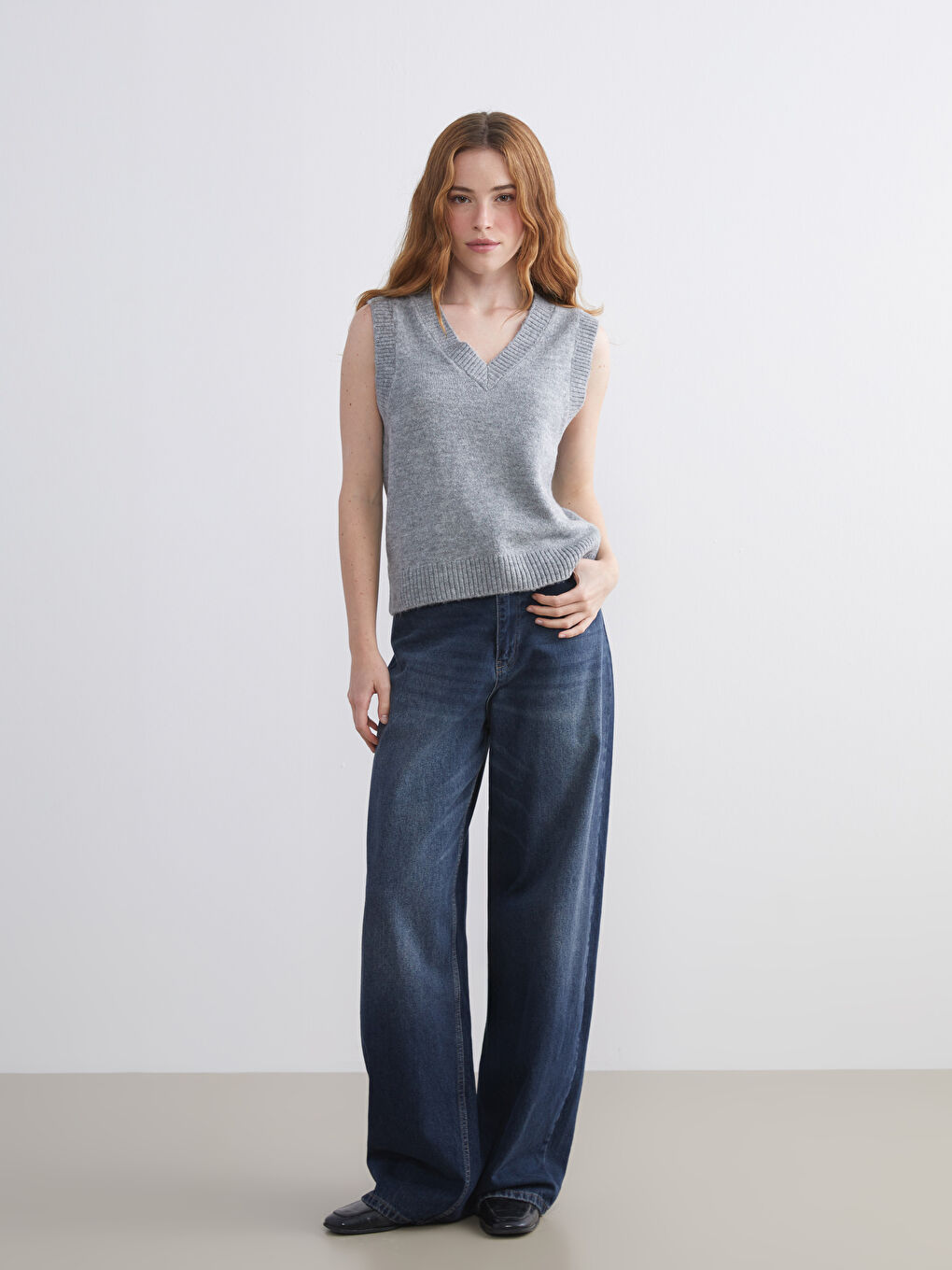 Gri V Yaka Kadın Triko Süveter-1