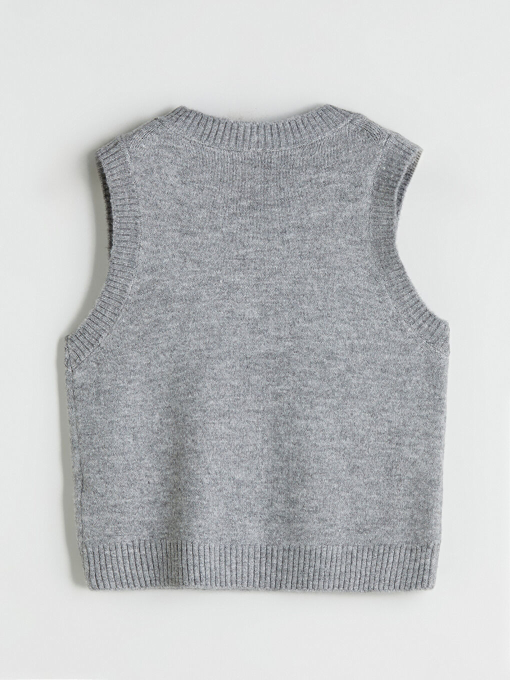 Gri V Yaka Kadın Triko Süveter-5